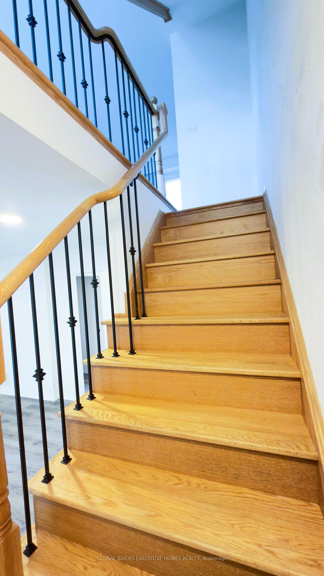 Photo 28 of 42 Ambereen Place E, Clarington, Bowmanville — HOMEH