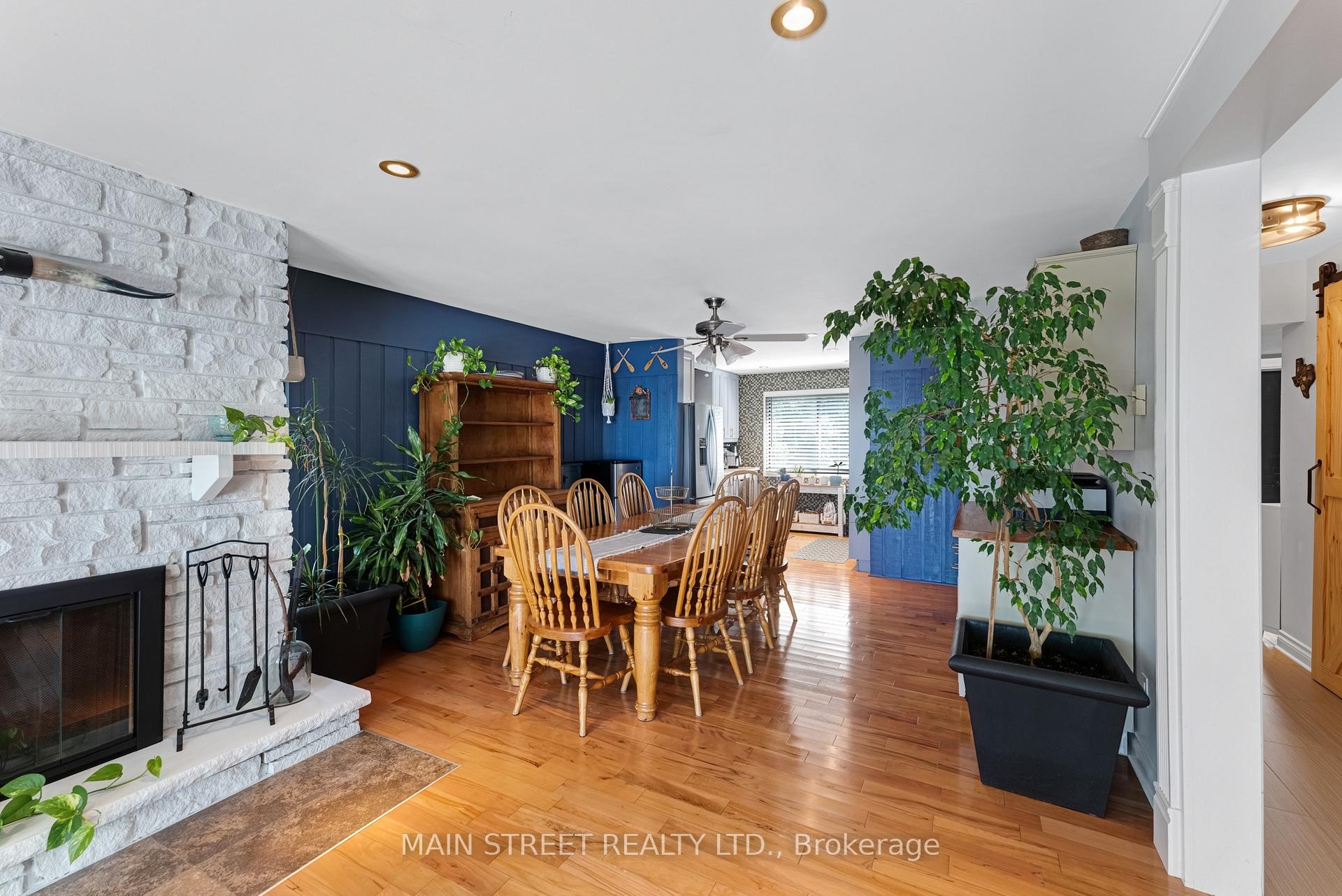 Photo 12 of 126 Moore's Beach Road, Georgina, Virginia — HOMEH