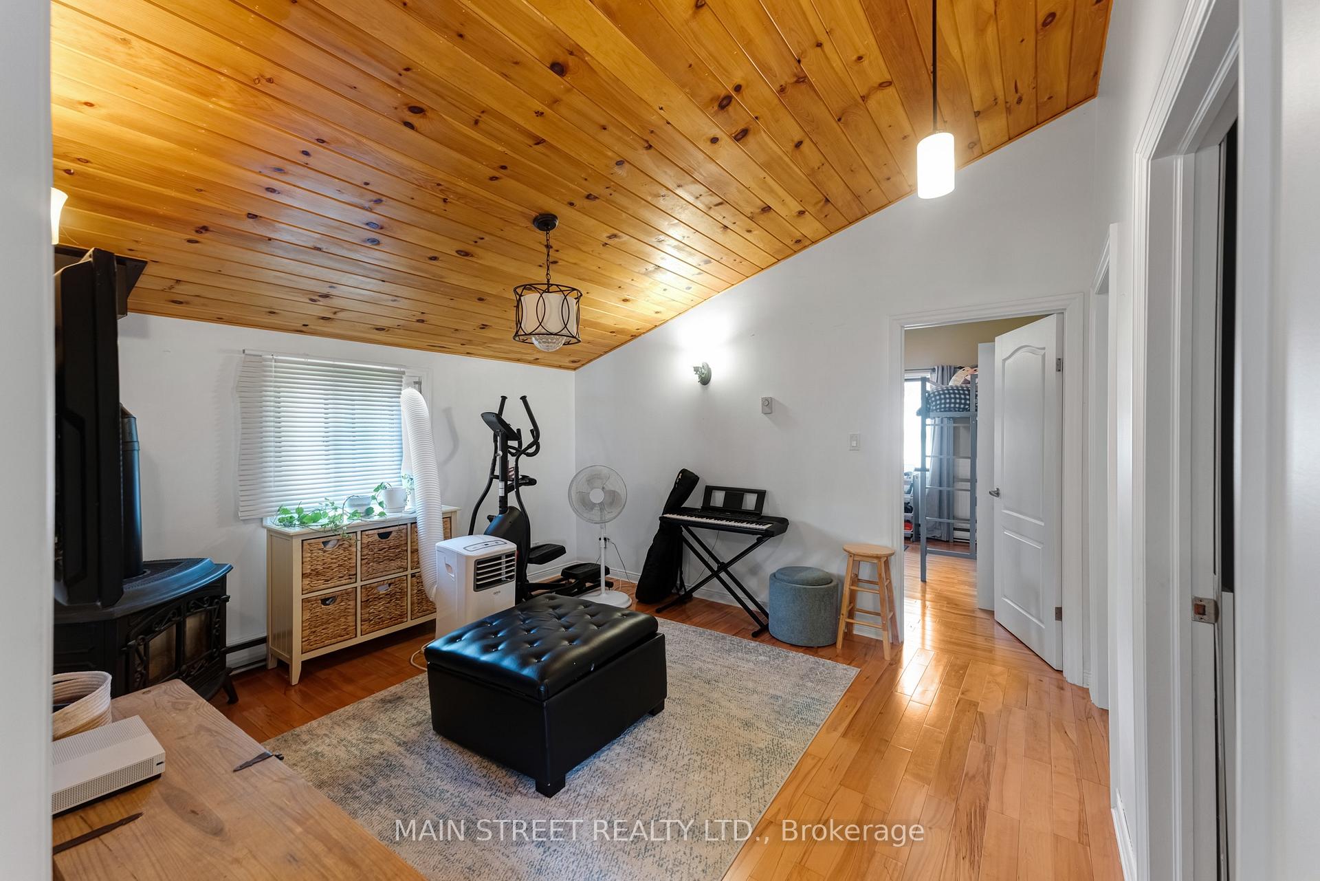 Photo 23 of 126 Moore's Beach Road, Georgina, Virginia — HOMEH