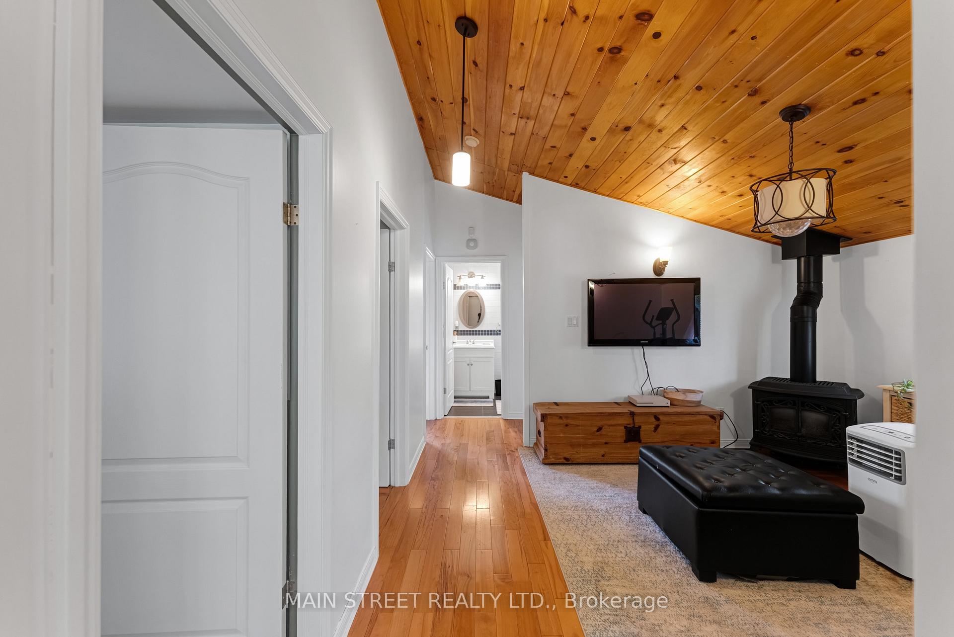 Photo 25 of 126 Moore's Beach Road, Georgina, Virginia — HOMEH