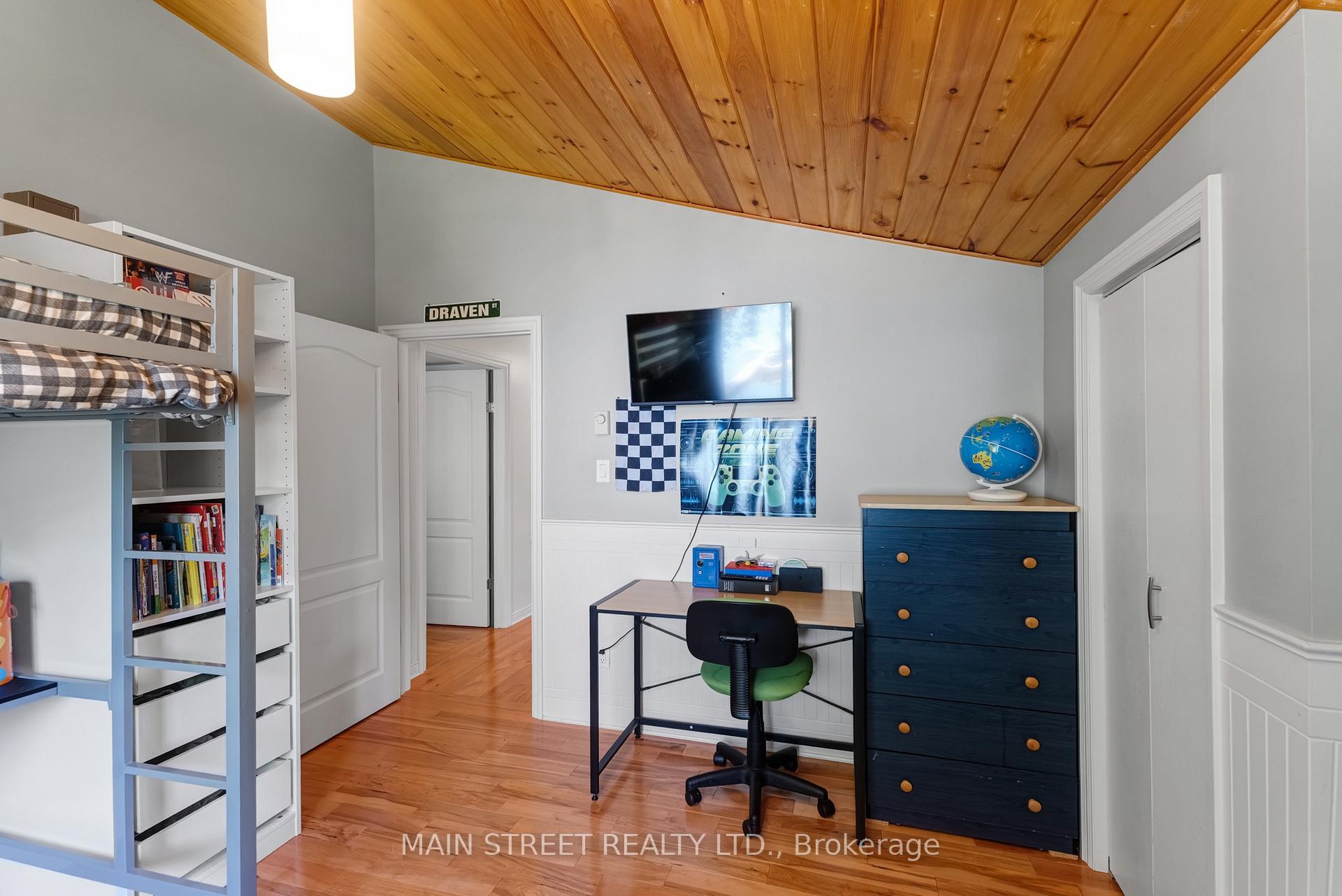 Photo 29 of 126 Moore's Beach Road, Georgina, Virginia — HOMEH