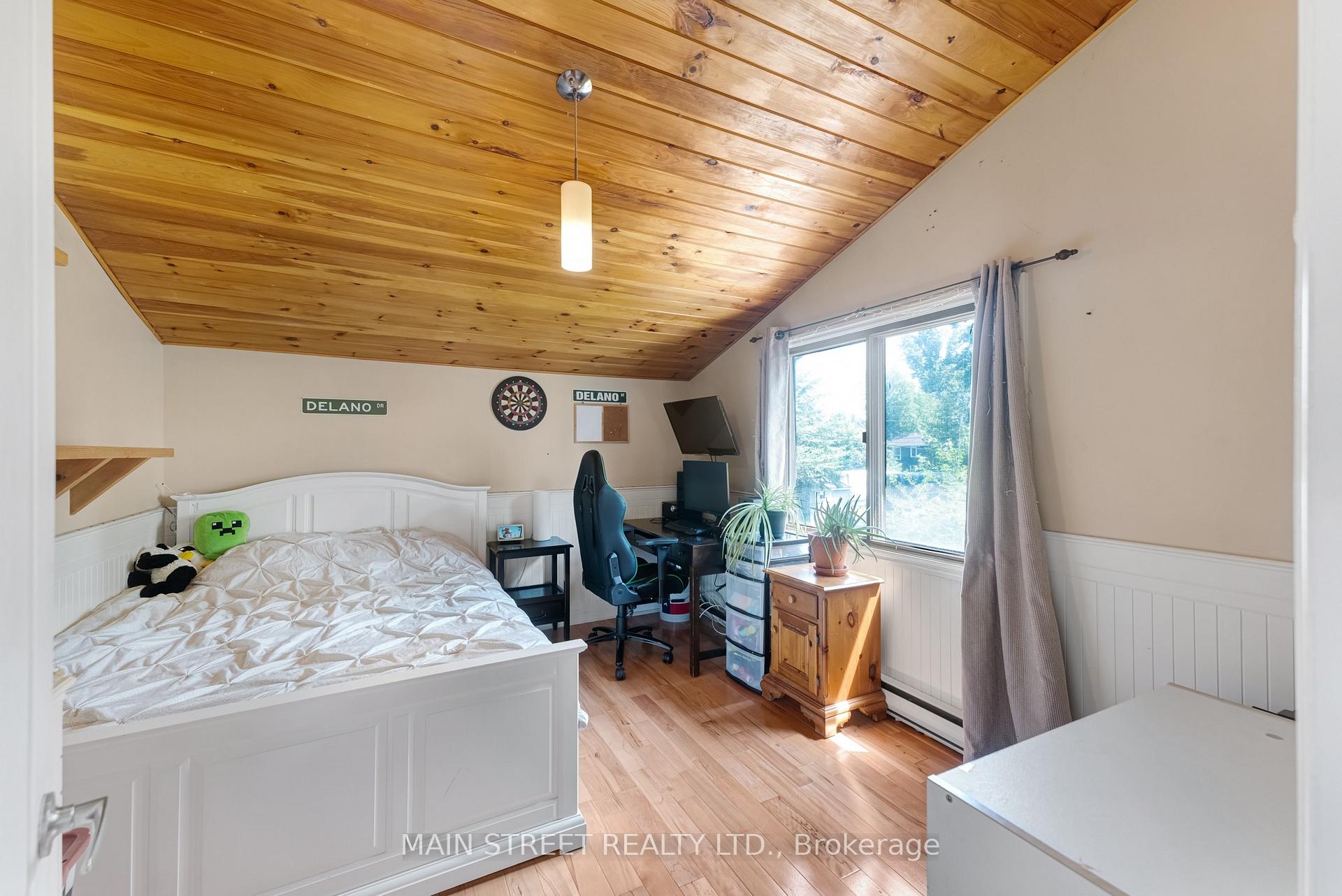 Photo 30 of 126 Moore's Beach Road, Georgina, Virginia — HOMEH