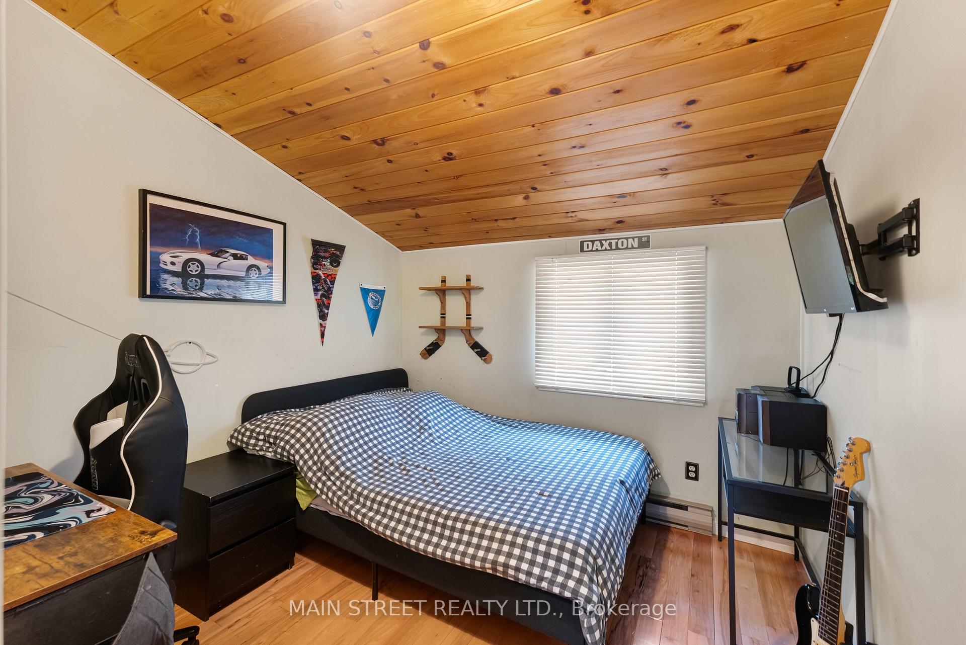 Photo 31 of 126 Moore's Beach Road, Georgina, Virginia — HOMEH