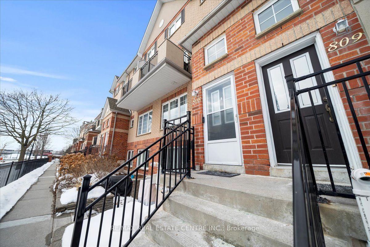 Photo 5 of Unit 808, 1400 The Esplanade N, Pickering, Town Centre — HOMEH