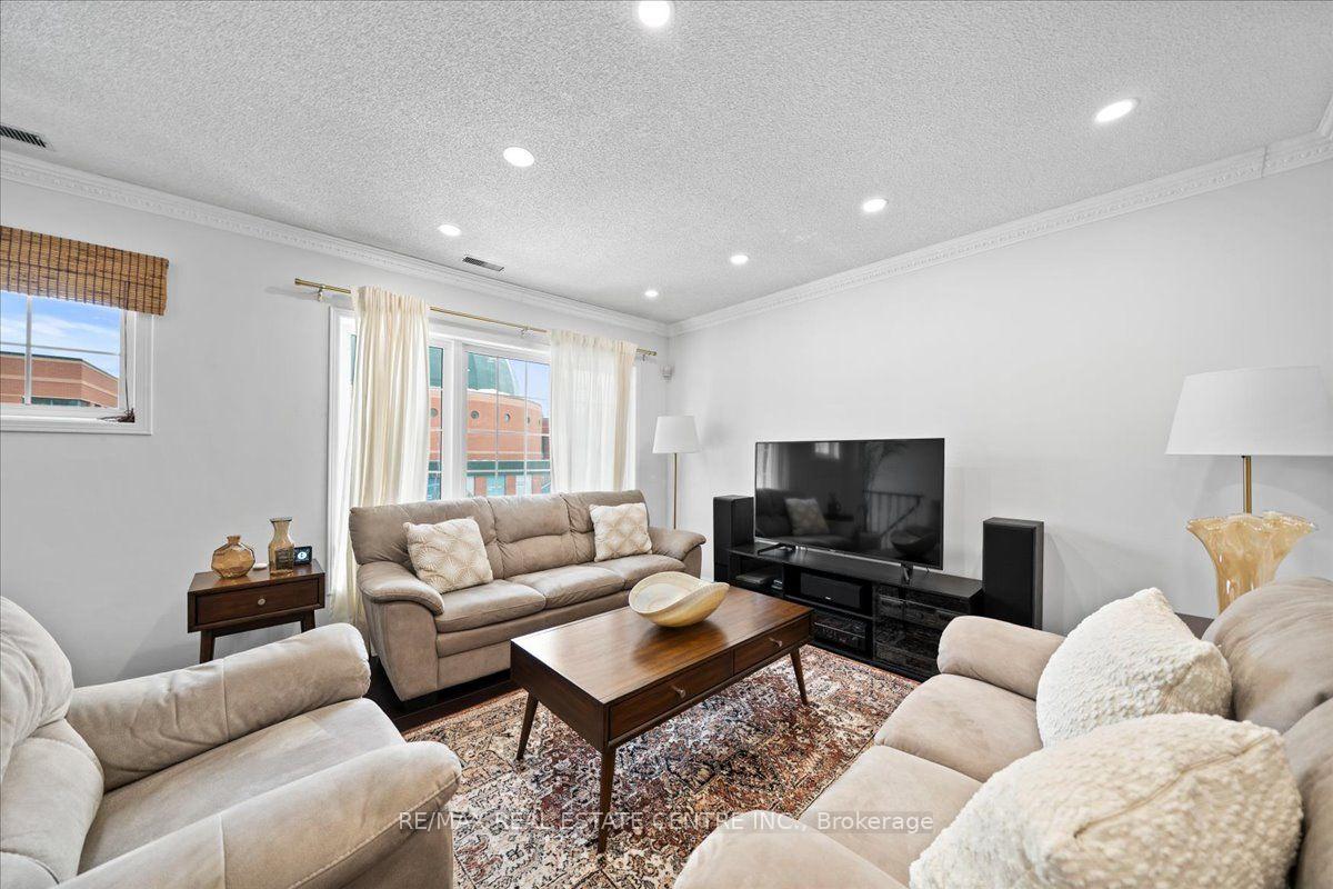 Photo 10 of Unit 808, 1400 The Esplanade N, Pickering, Town Centre — HOMEH