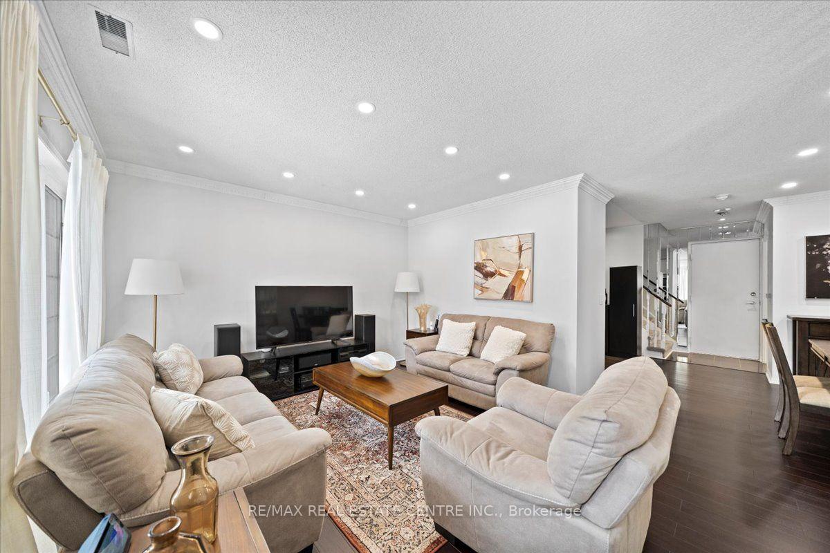 Photo 13 of Unit 808, 1400 The Esplanade N, Pickering, Town Centre — HOMEH