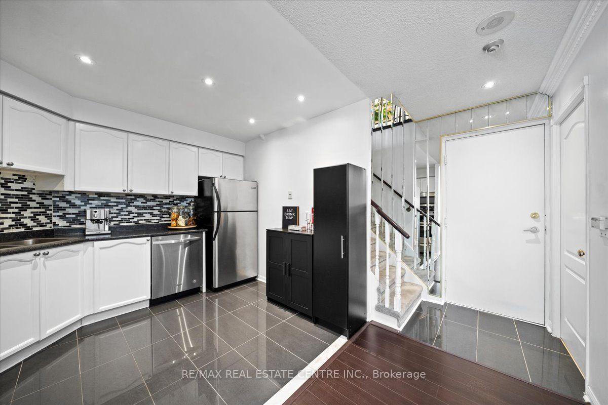 Photo 16 of Unit 808, 1400 The Esplanade N, Pickering, Town Centre — HOMEH