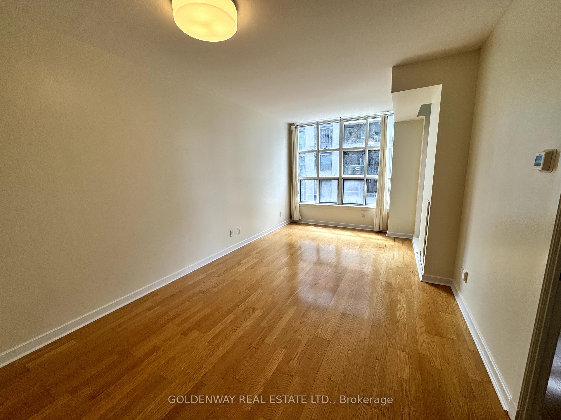 Photo 3 of Unit 921, 438 Richmond Street W, Toronto, Waterfront Communities — HOMEH