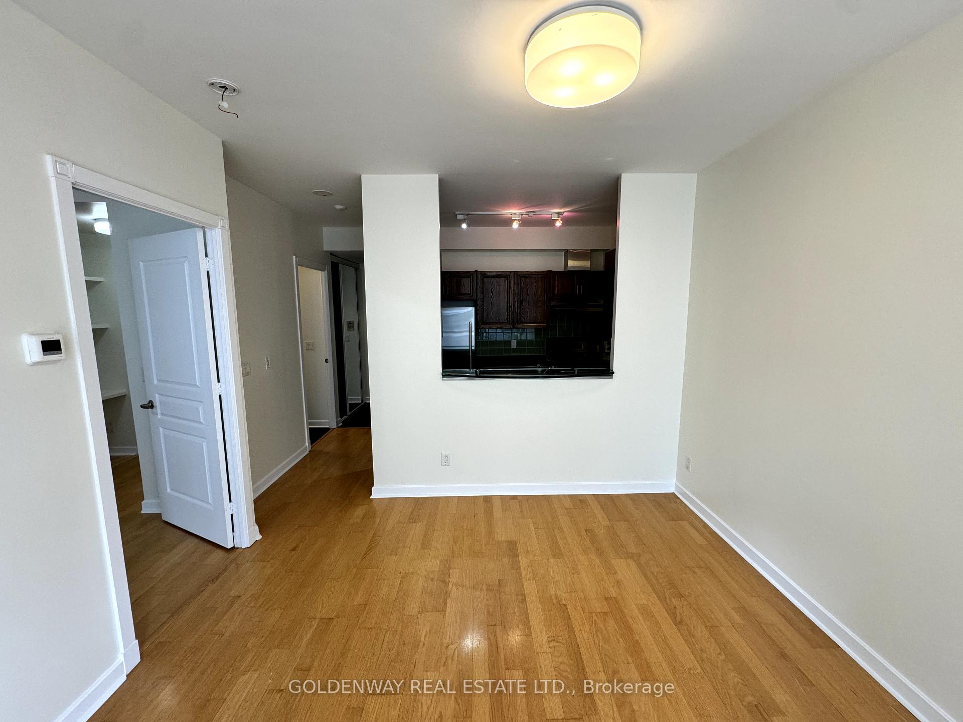 Photo 4 of Unit 921, 438 Richmond Street W, Toronto, Waterfront Communities — HOMEH