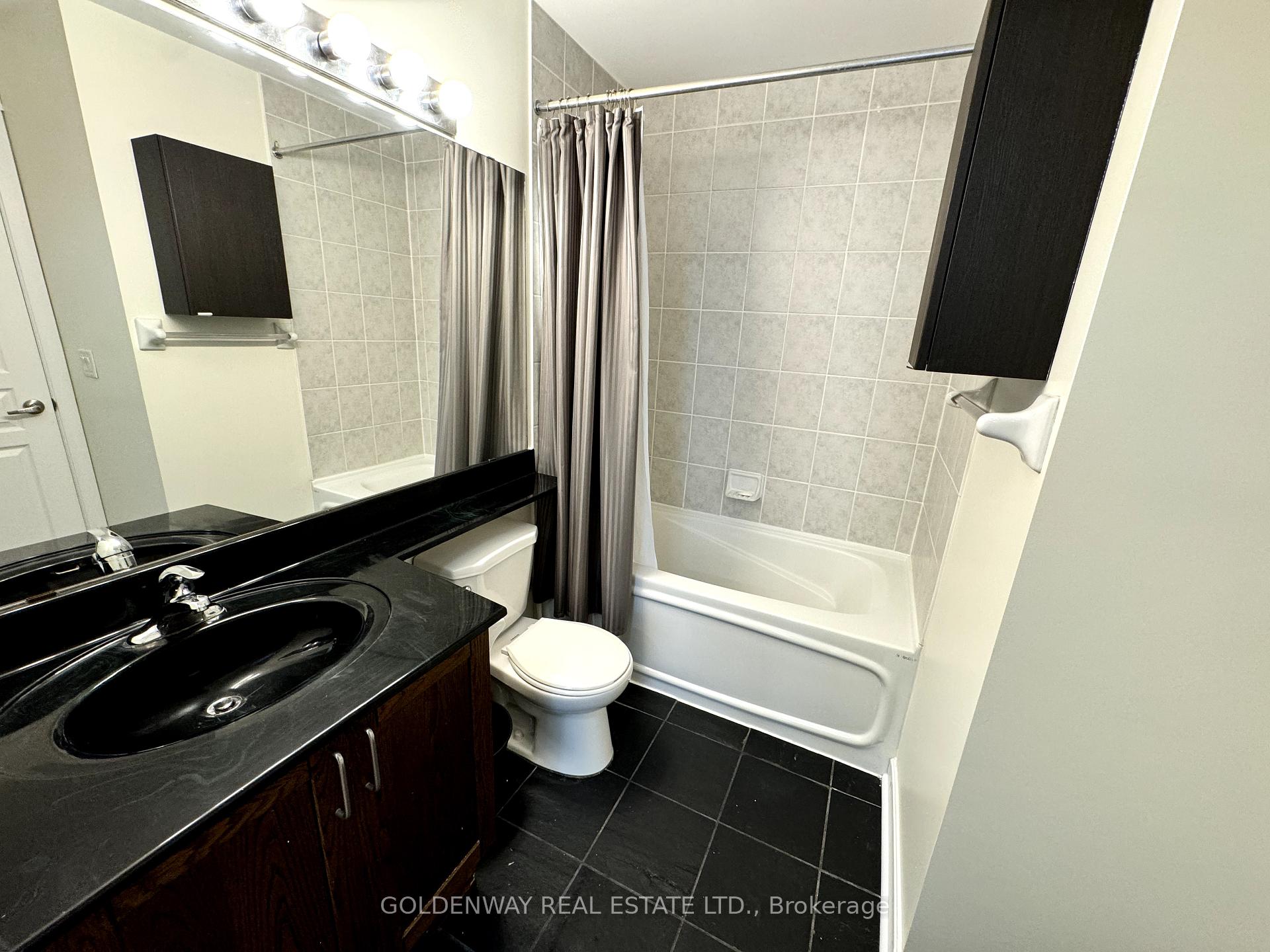 Photo 10 of Unit 921, 438 Richmond Street W, Toronto, Waterfront Communities — HOMEH