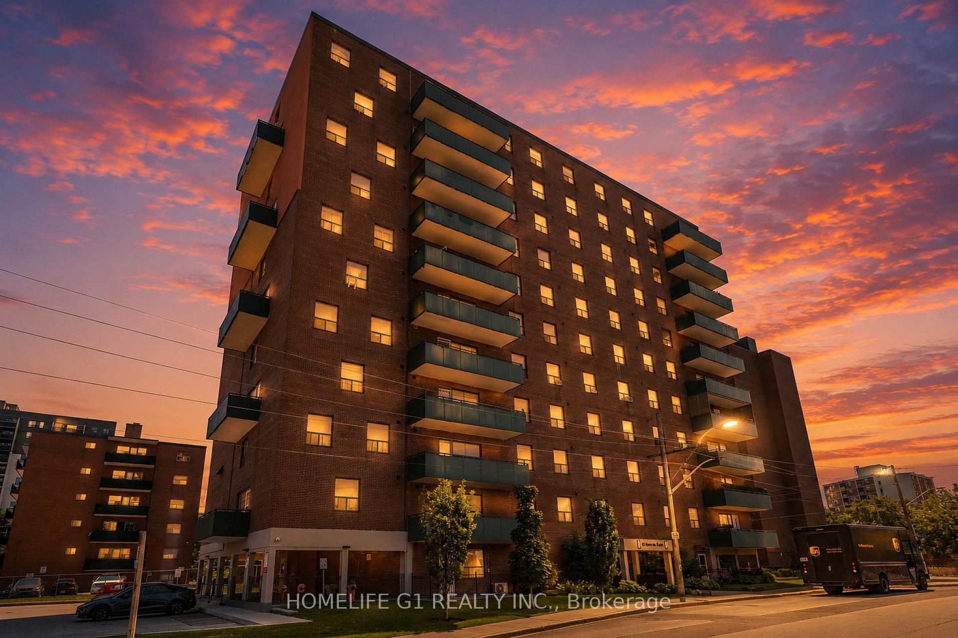 Photo 2 of 49 Queen Street, Mississauga, Port Credit — HOMEH