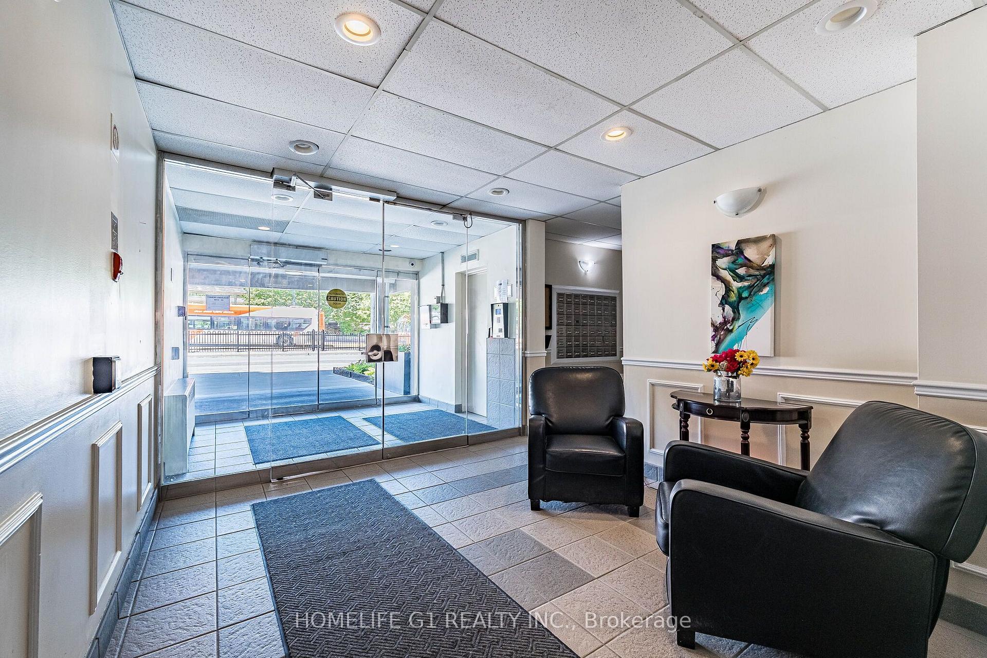 Photo 5 of 49 Queen Street, Mississauga, Port Credit — HOMEH
