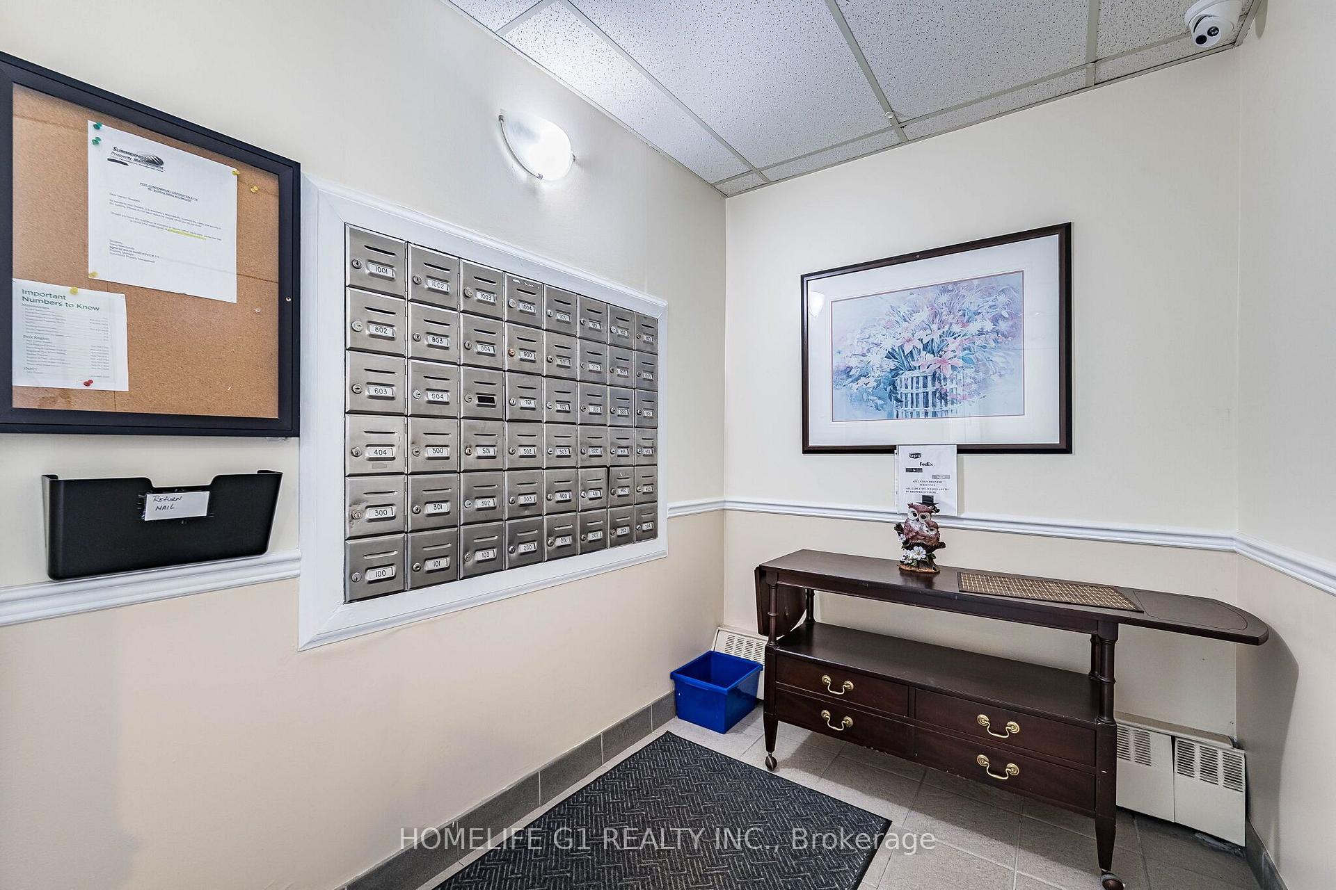 Photo 7 of 49 Queen Street, Mississauga, Port Credit — HOMEH
