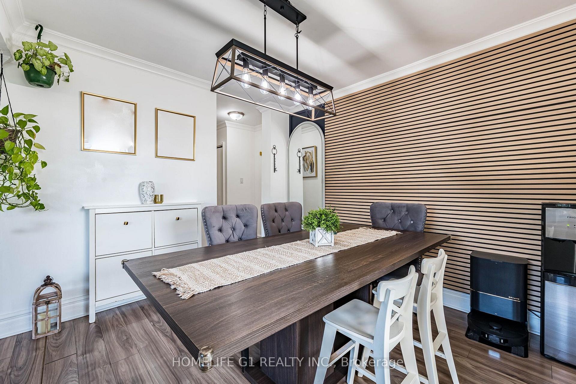Photo 13 of 49 Queen Street, Mississauga, Port Credit — HOMEH