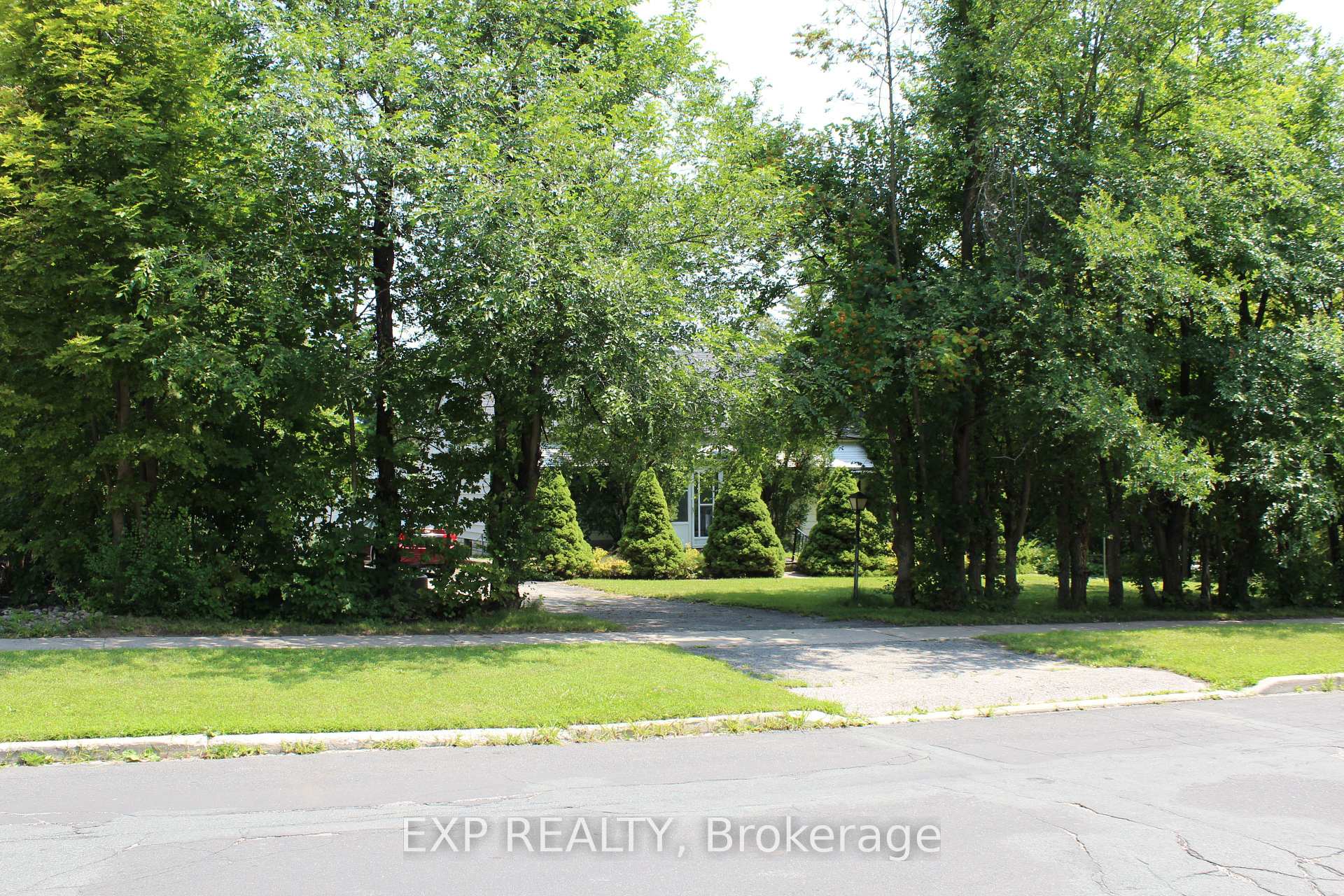 Photo 2 of 105 Puget Street, Barrie, Codrington — HOMEH