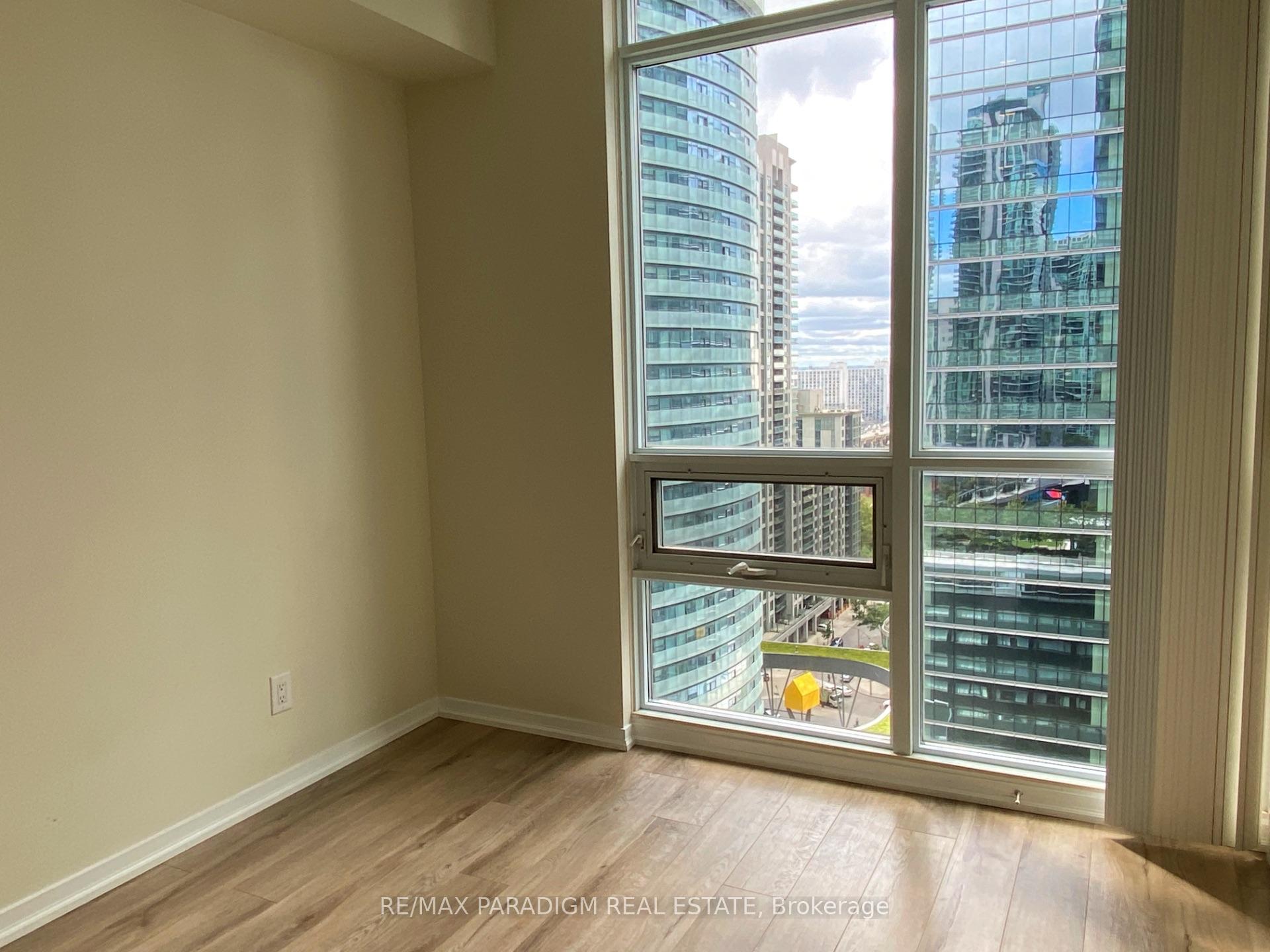 Photo 6 of Unit 1702, 65 Bremner Boulevard, Toronto, Waterfront Communities — HOMEH