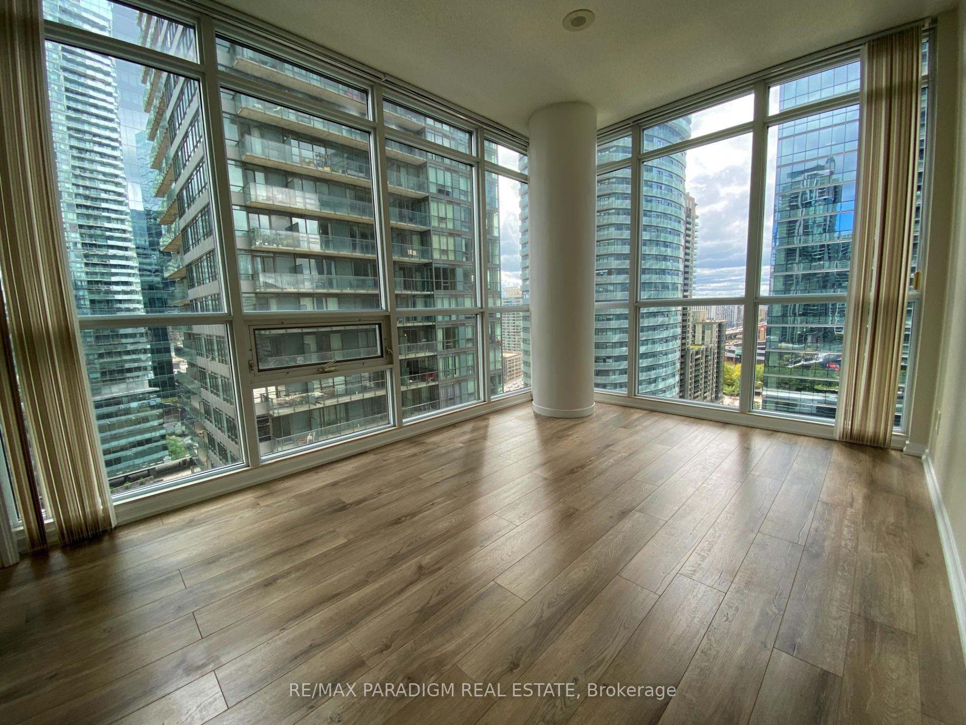 Photo 9 of Unit 1702, 65 Bremner Boulevard, Toronto, Waterfront Communities — HOMEH