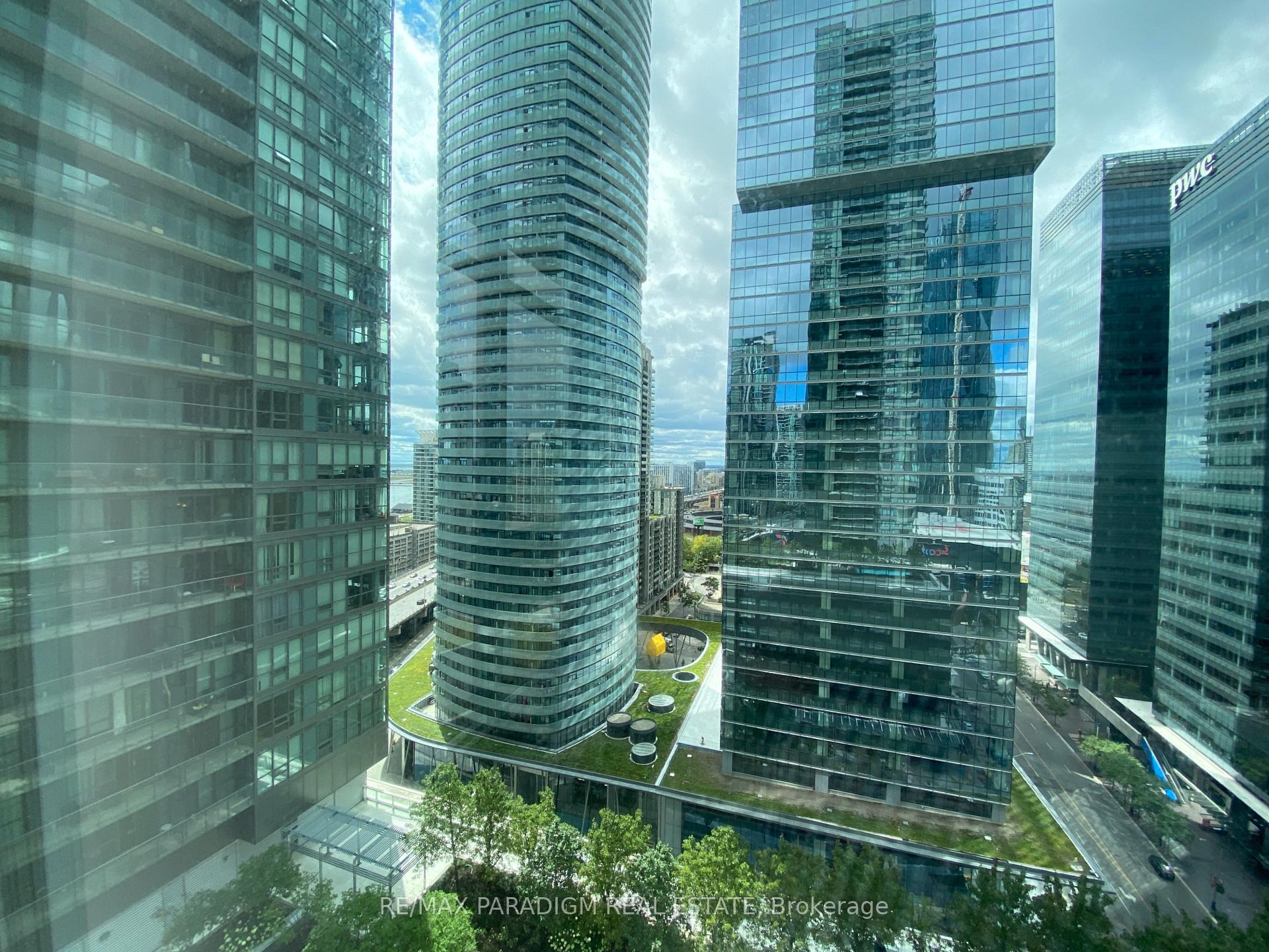 Photo 11 of Unit 1702, 65 Bremner Boulevard, Toronto, Waterfront Communities — HOMEH