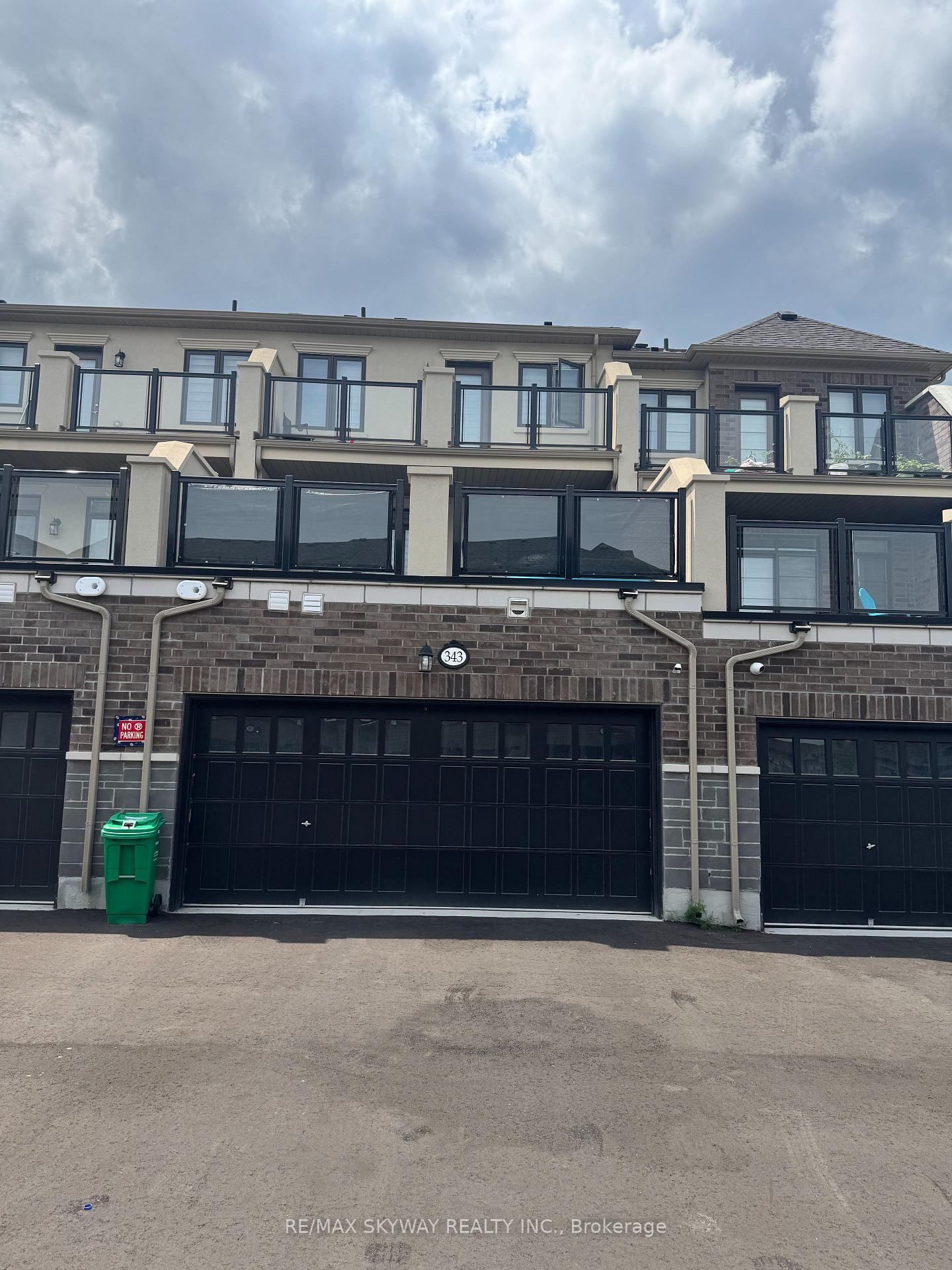 Photo 2 of 343 Inspire Boulevard, Brampton, Sandringham-Wellington North — HOMEH