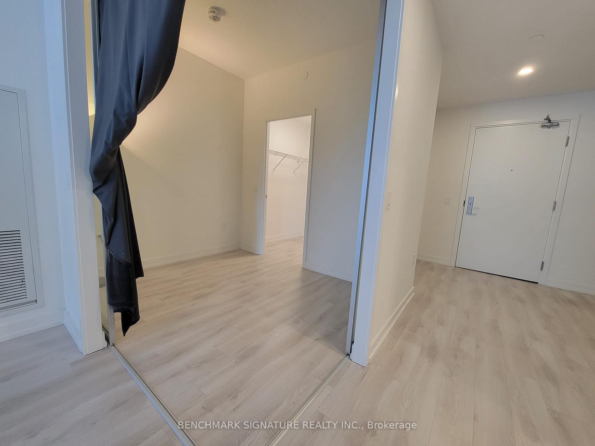 Photo 5 of Unit 603, 33 Helendale Avenue, Toronto, Yonge-Eglinton — HOMEH