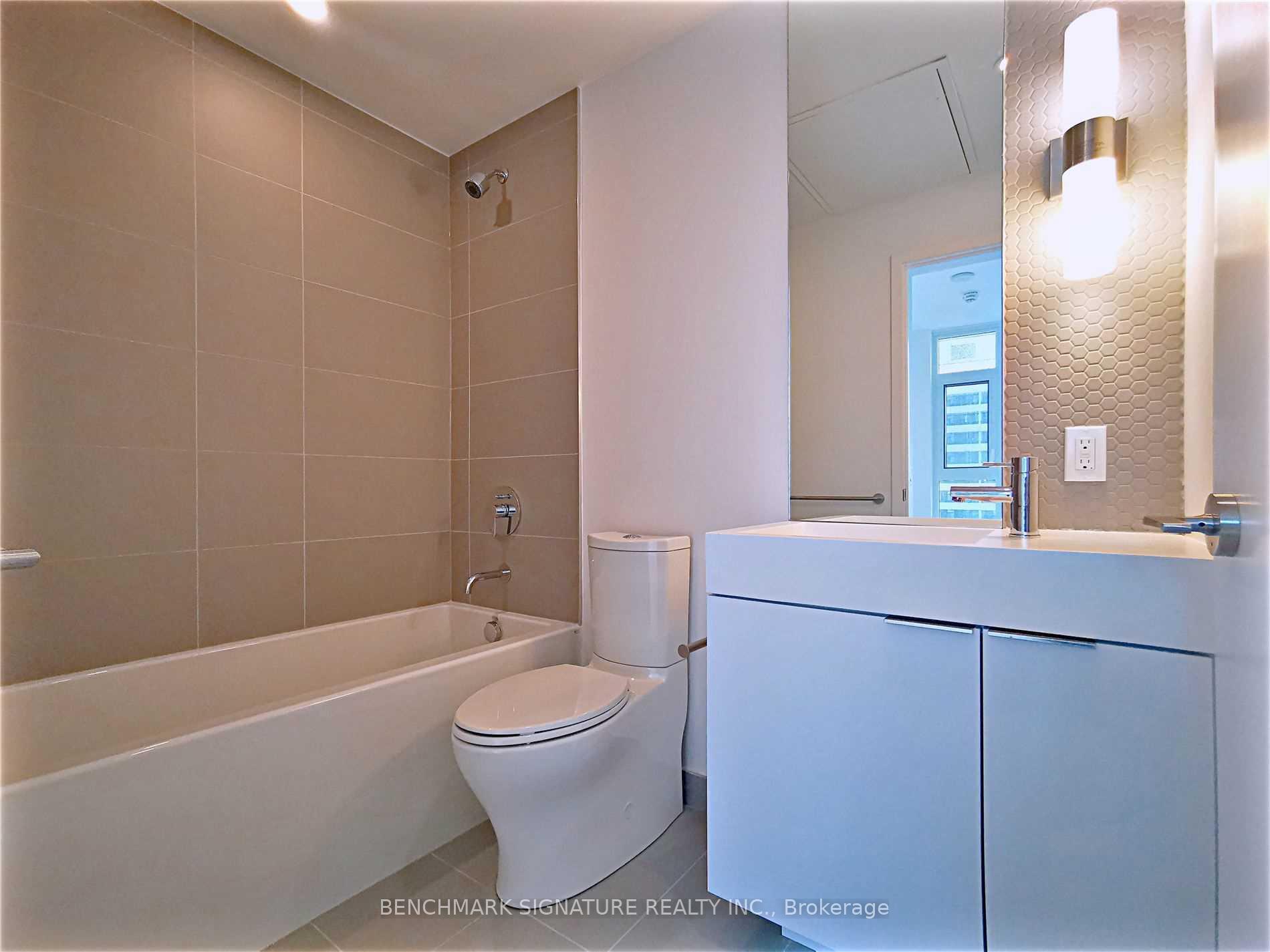 Photo 8 of Unit 603, 33 Helendale Avenue, Toronto, Yonge-Eglinton — HOMEH