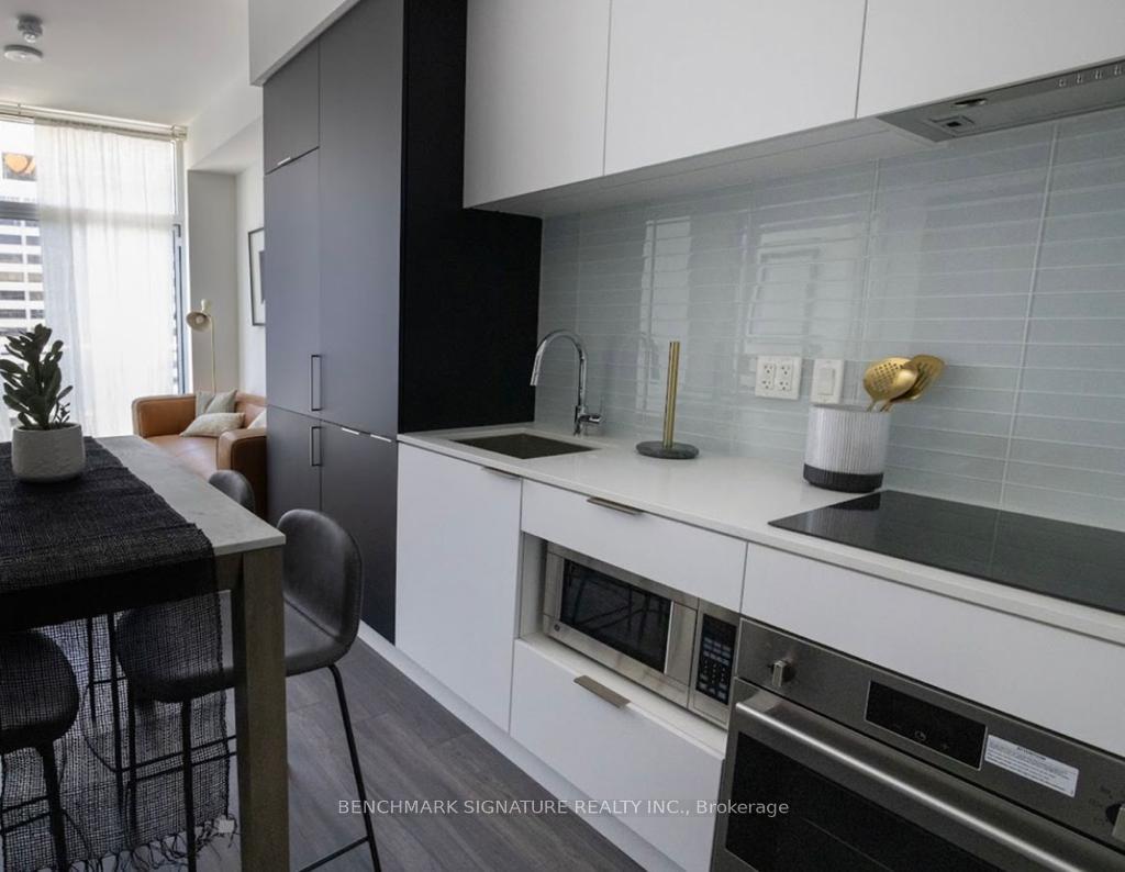 Photo 17 of Unit 603, 33 Helendale Avenue, Toronto, Yonge-Eglinton — HOMEH