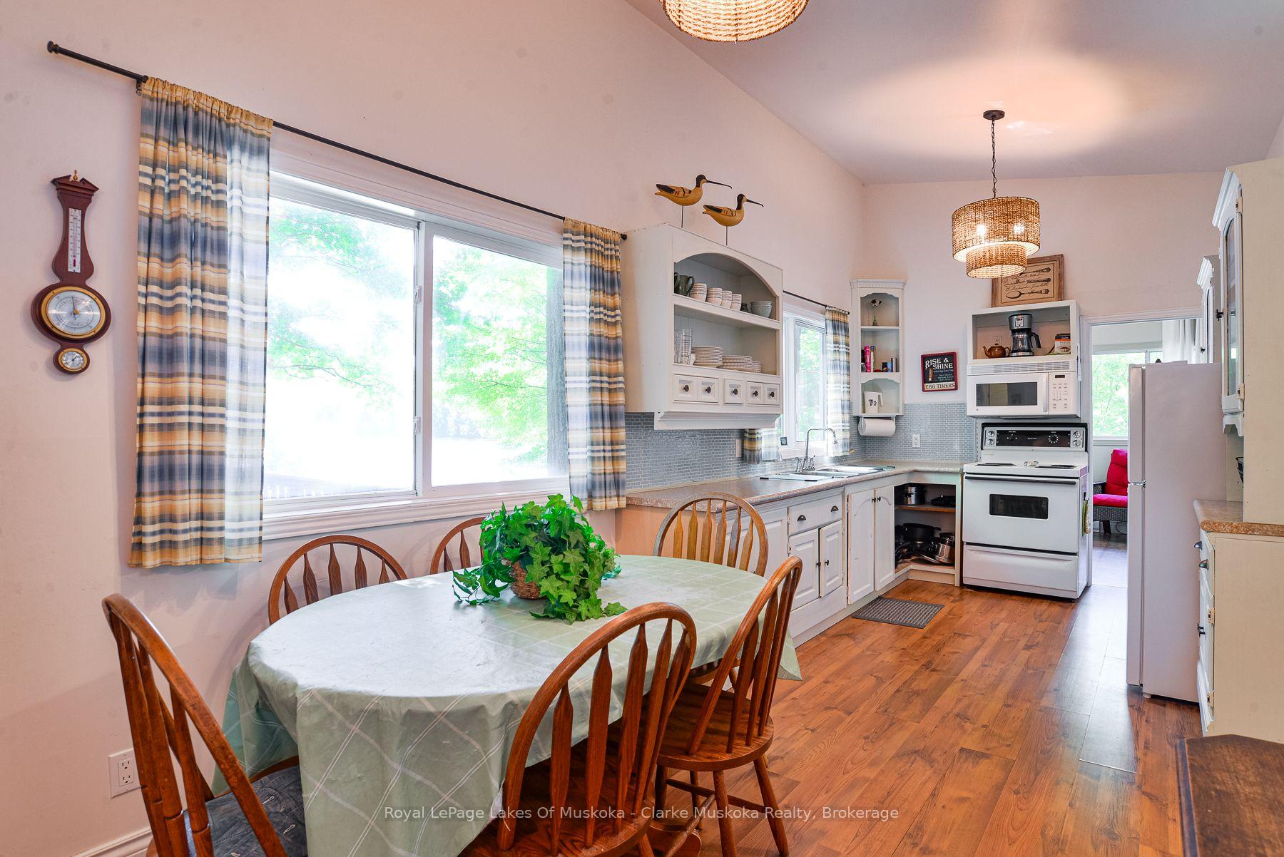Photo 8 of Unit 8, 7 Silver Point Road, Seguin — HOMEH