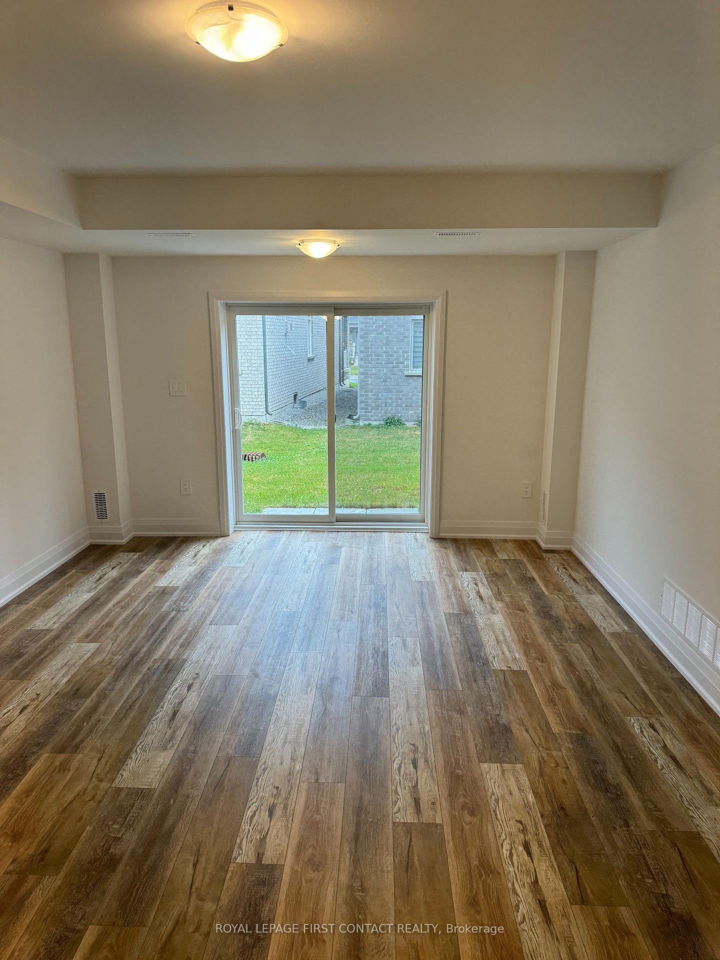 Photo 2 of Unit LOWER, 184 Franklin Trail, Barrie, Rural Barrie Southwest — HOMEH