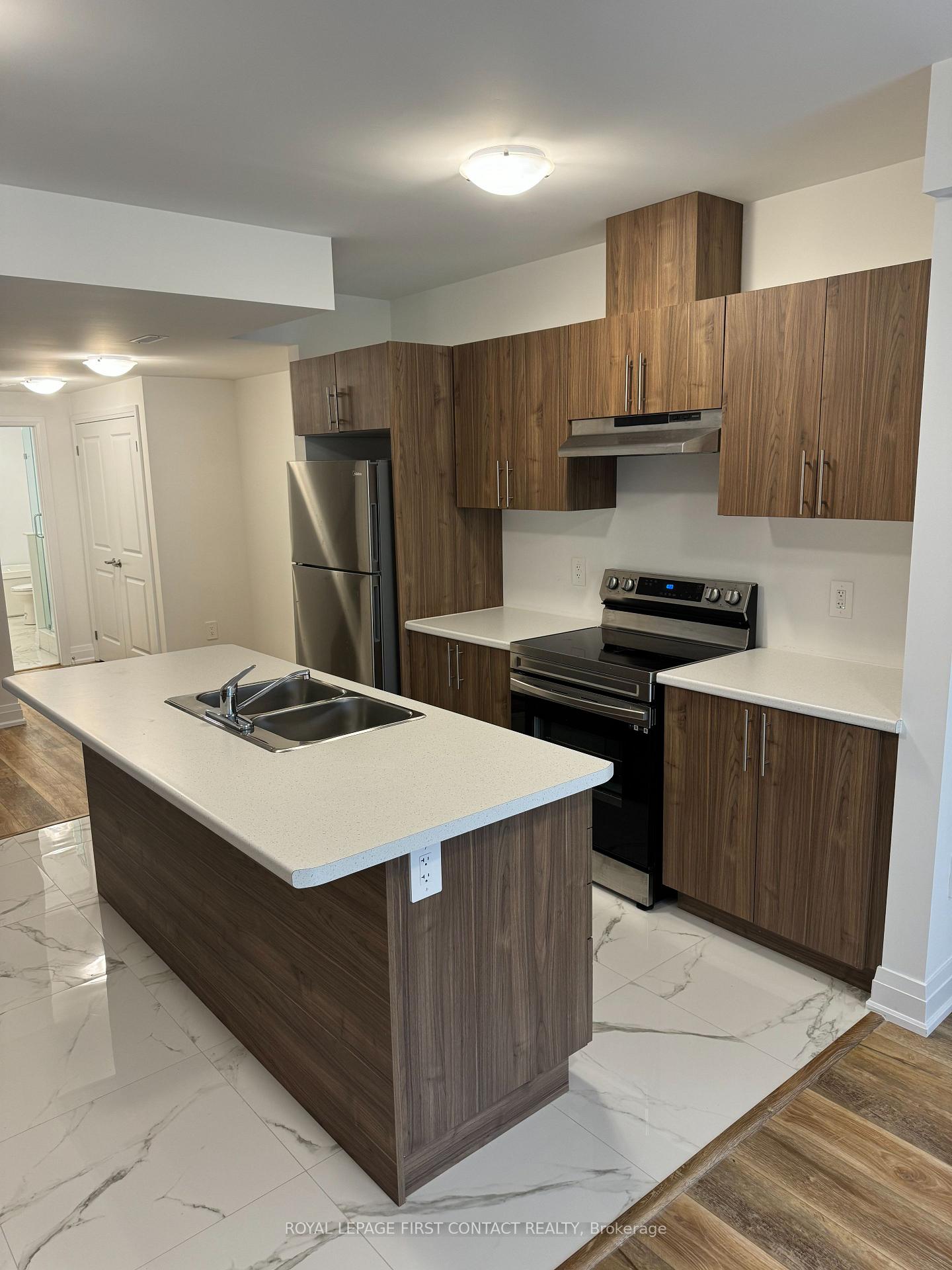 Photo 3 of Unit LOWER, 184 Franklin Trail, Barrie, Rural Barrie Southwest — HOMEH