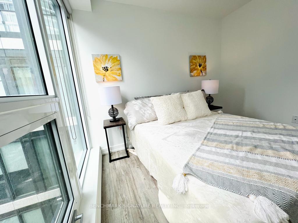Photo 3 of Unit 802, 77 Shuter Street, Toronto, Church-Yonge Corridor — HOMEH