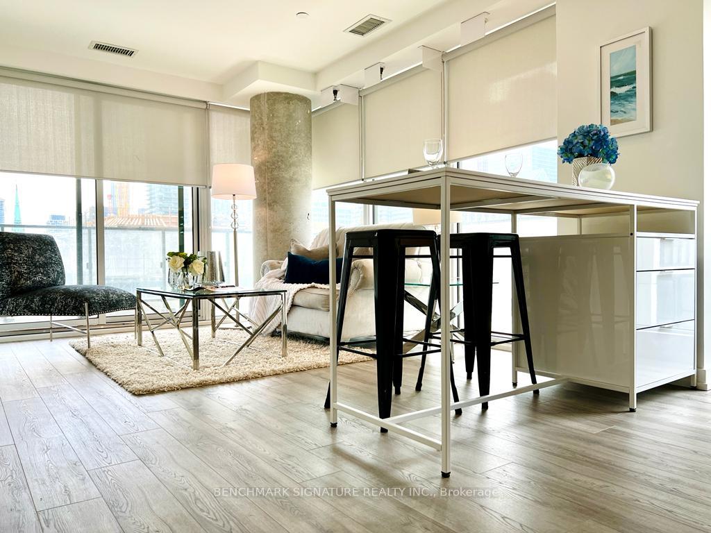 Photo 6 of Unit 802, 77 Shuter Street, Toronto, Church-Yonge Corridor — HOMEH