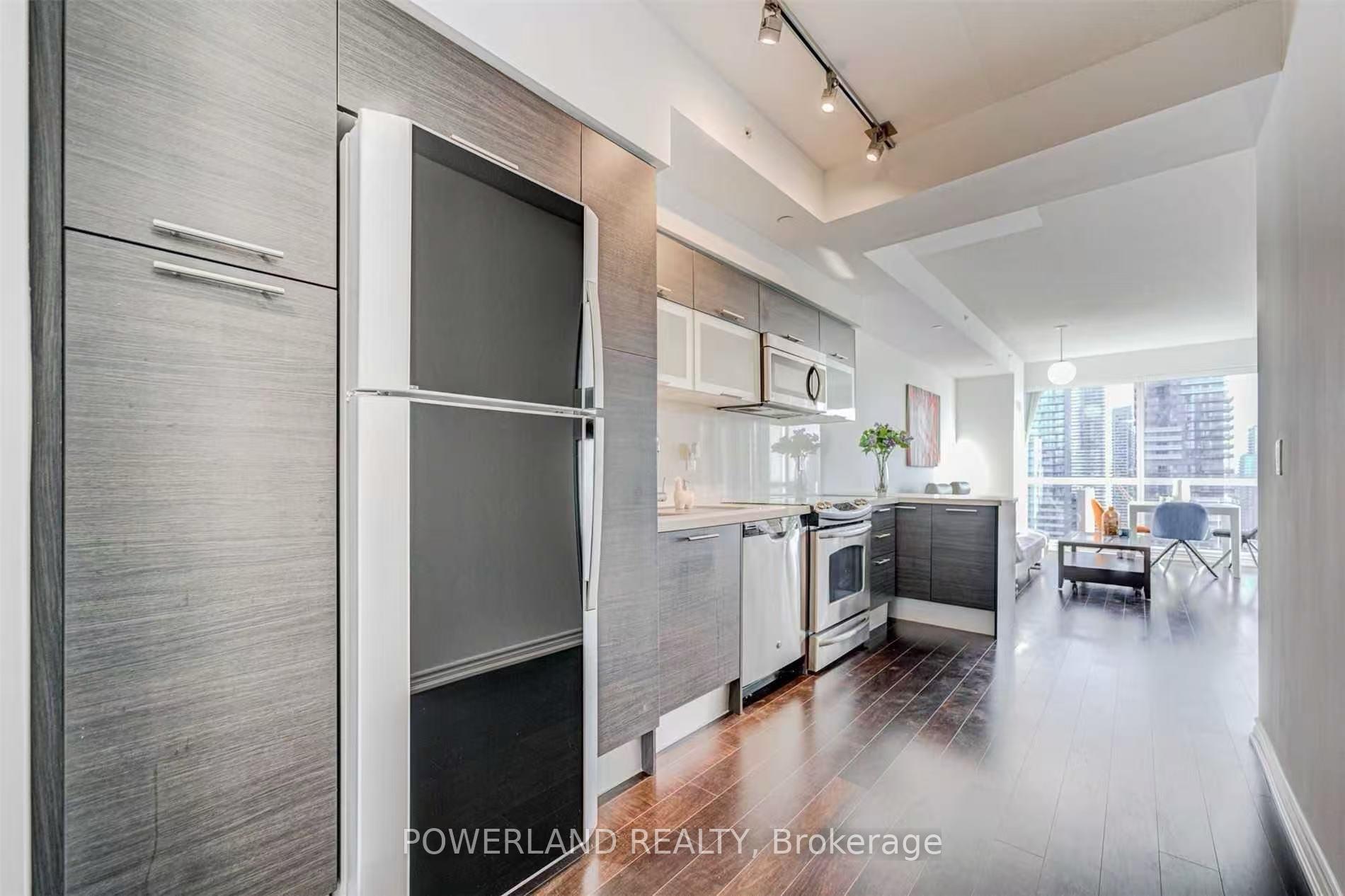Photo 5 of Unit 3401, 386 Yonge Street, Toronto, Bay Street Corridor — HOMEH