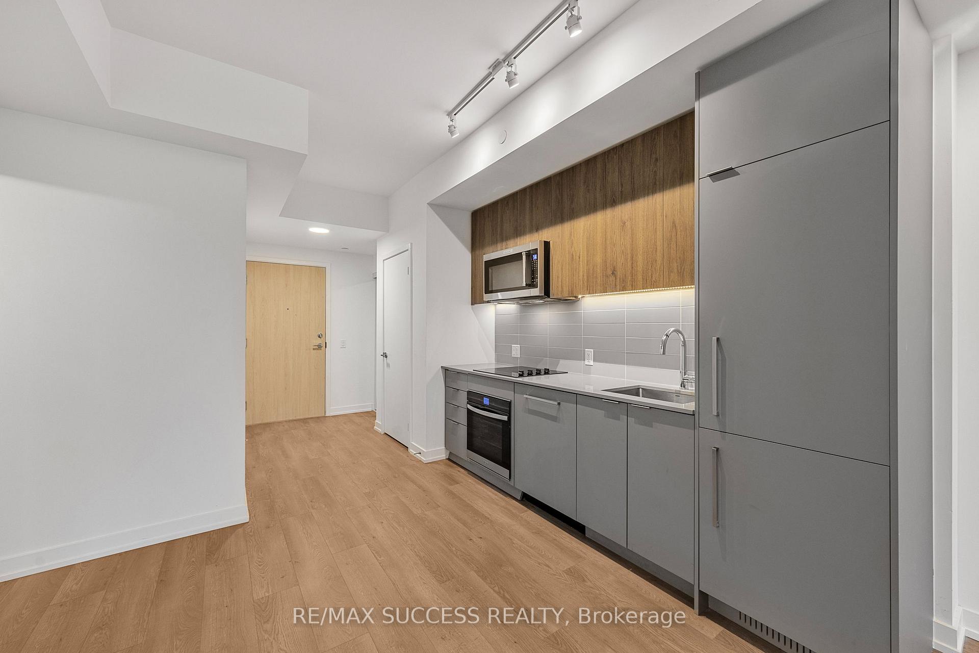 Photo 8 of Unit 718, 181 Sheppard Avenue E, North York, Willowdale East — HOMEH