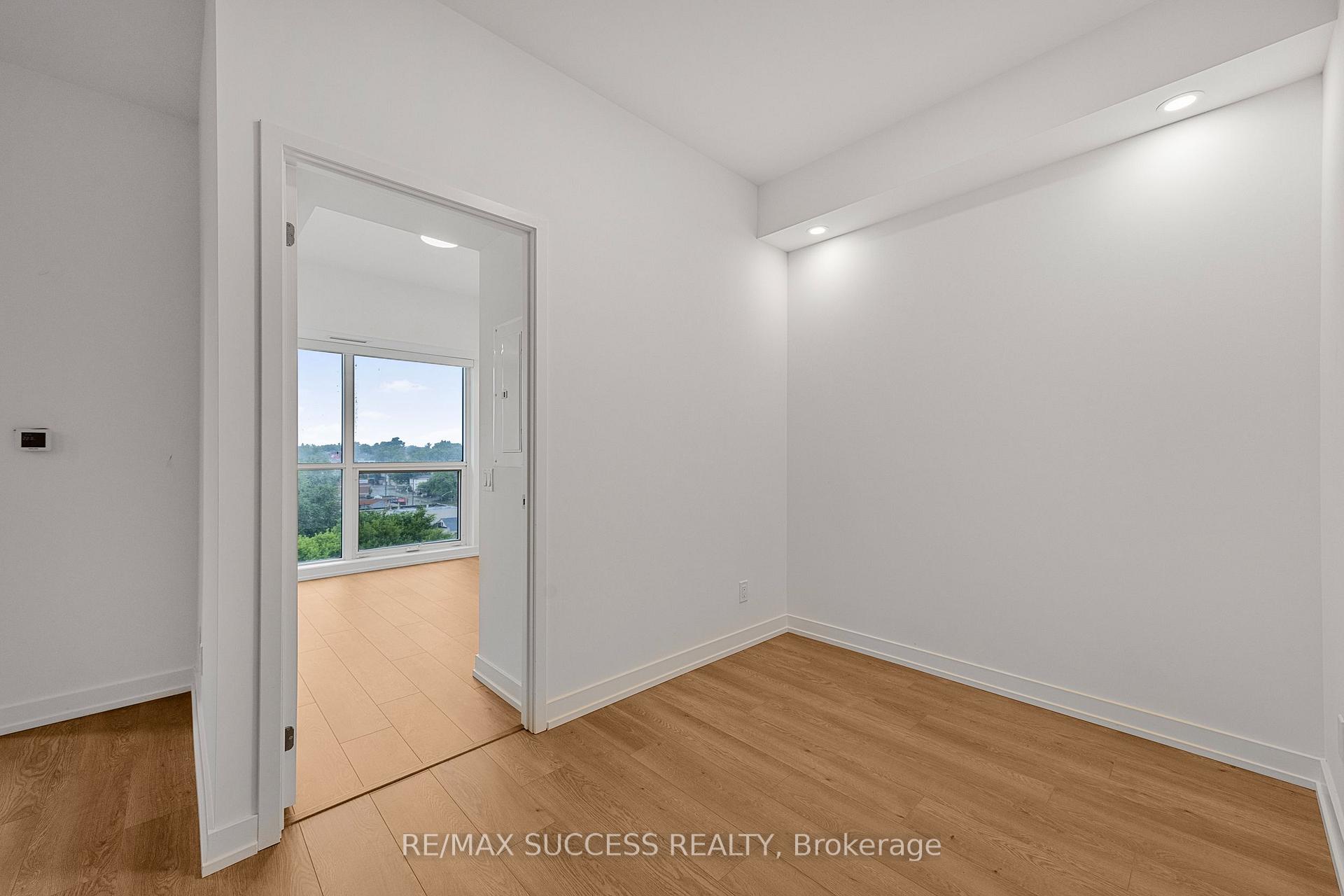 Photo 10 of Unit 718, 181 Sheppard Avenue E, North York, Willowdale East — HOMEH