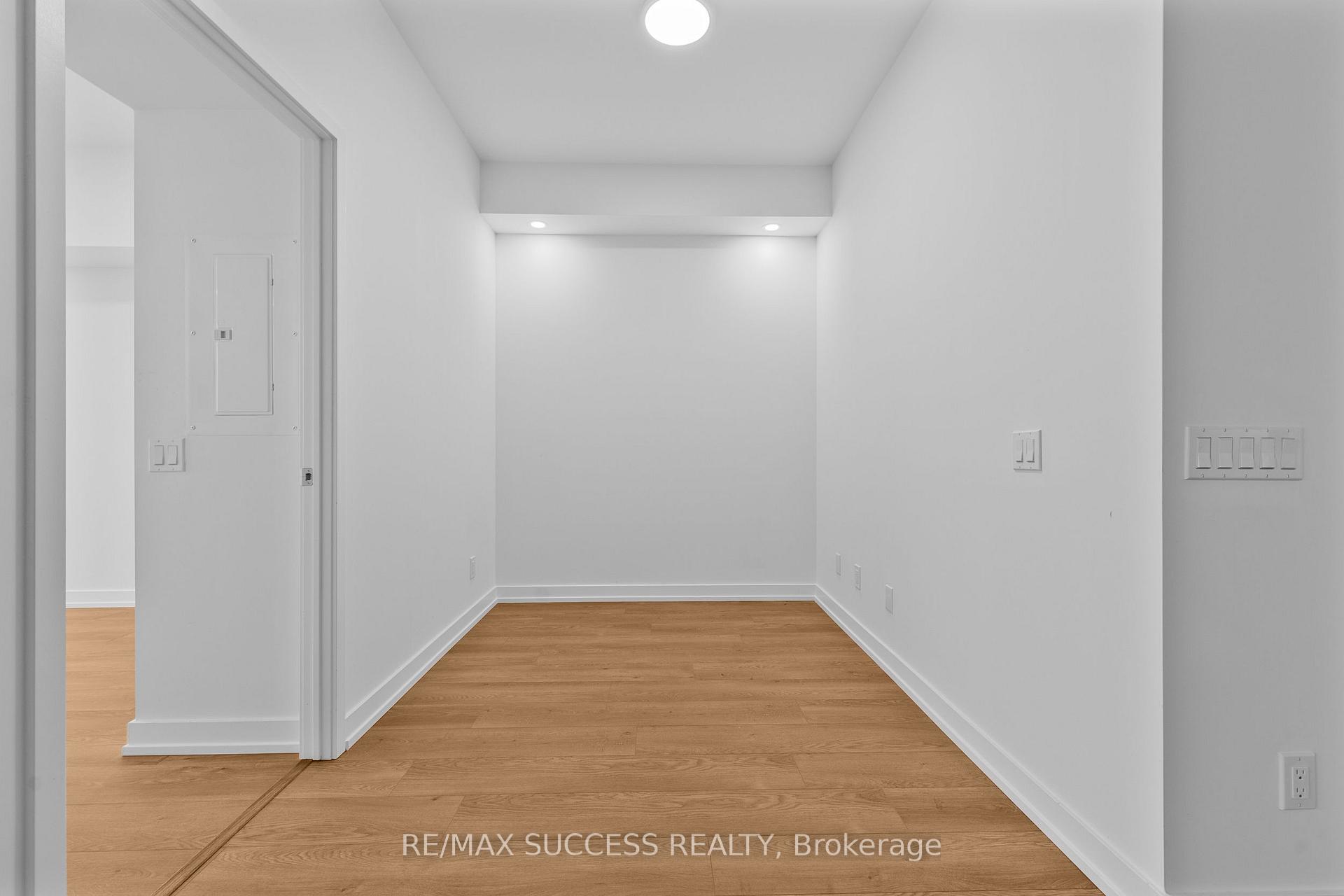 Photo 11 of Unit 718, 181 Sheppard Avenue E, North York, Willowdale East — HOMEH