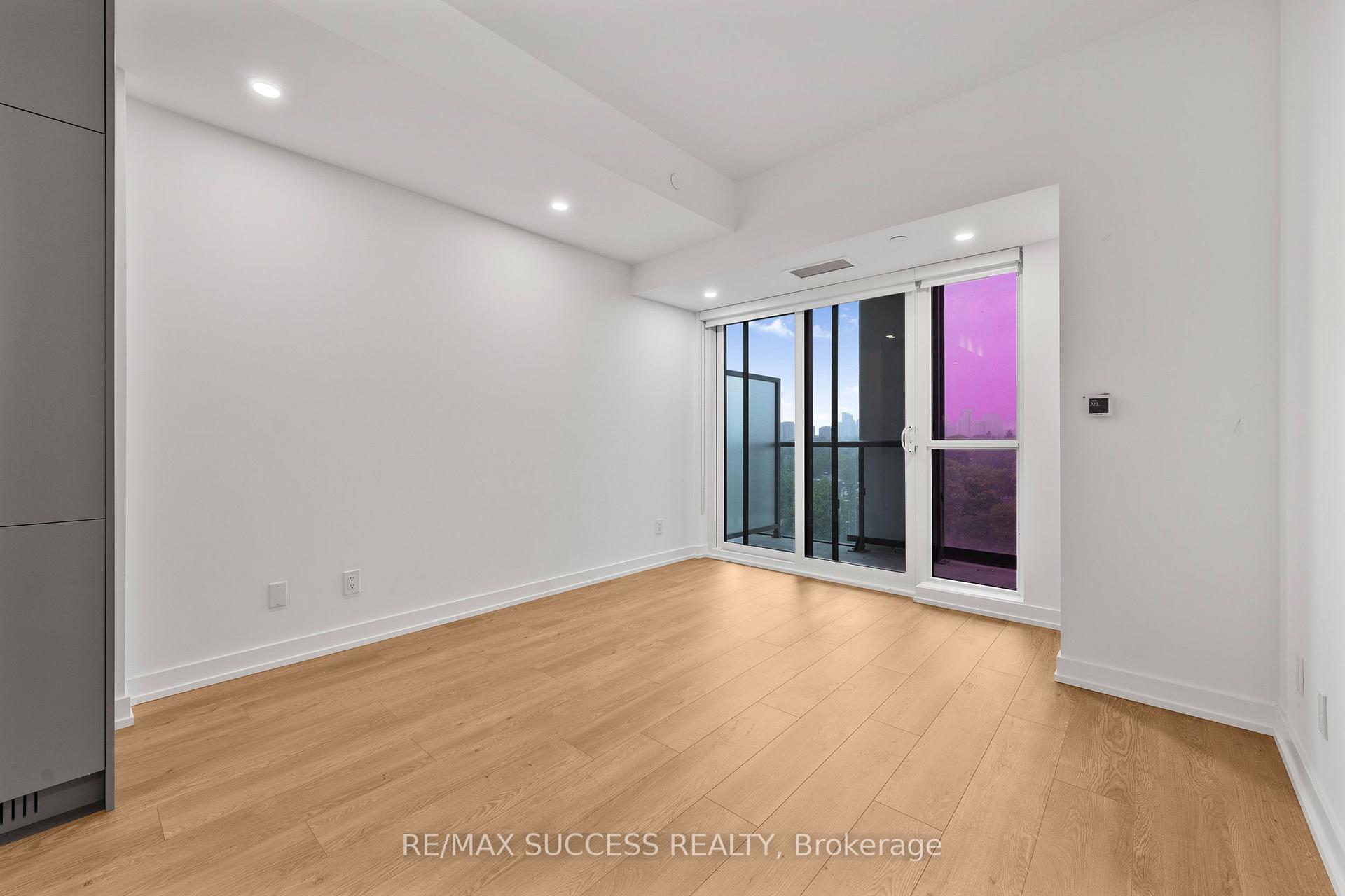 Photo 12 of Unit 718, 181 Sheppard Avenue E, North York, Willowdale East — HOMEH