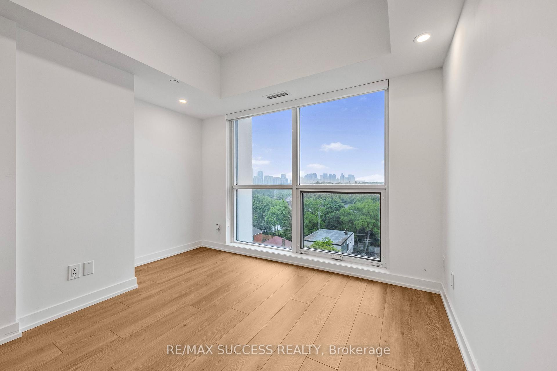 Photo 17 of Unit 718, 181 Sheppard Avenue E, North York, Willowdale East — HOMEH