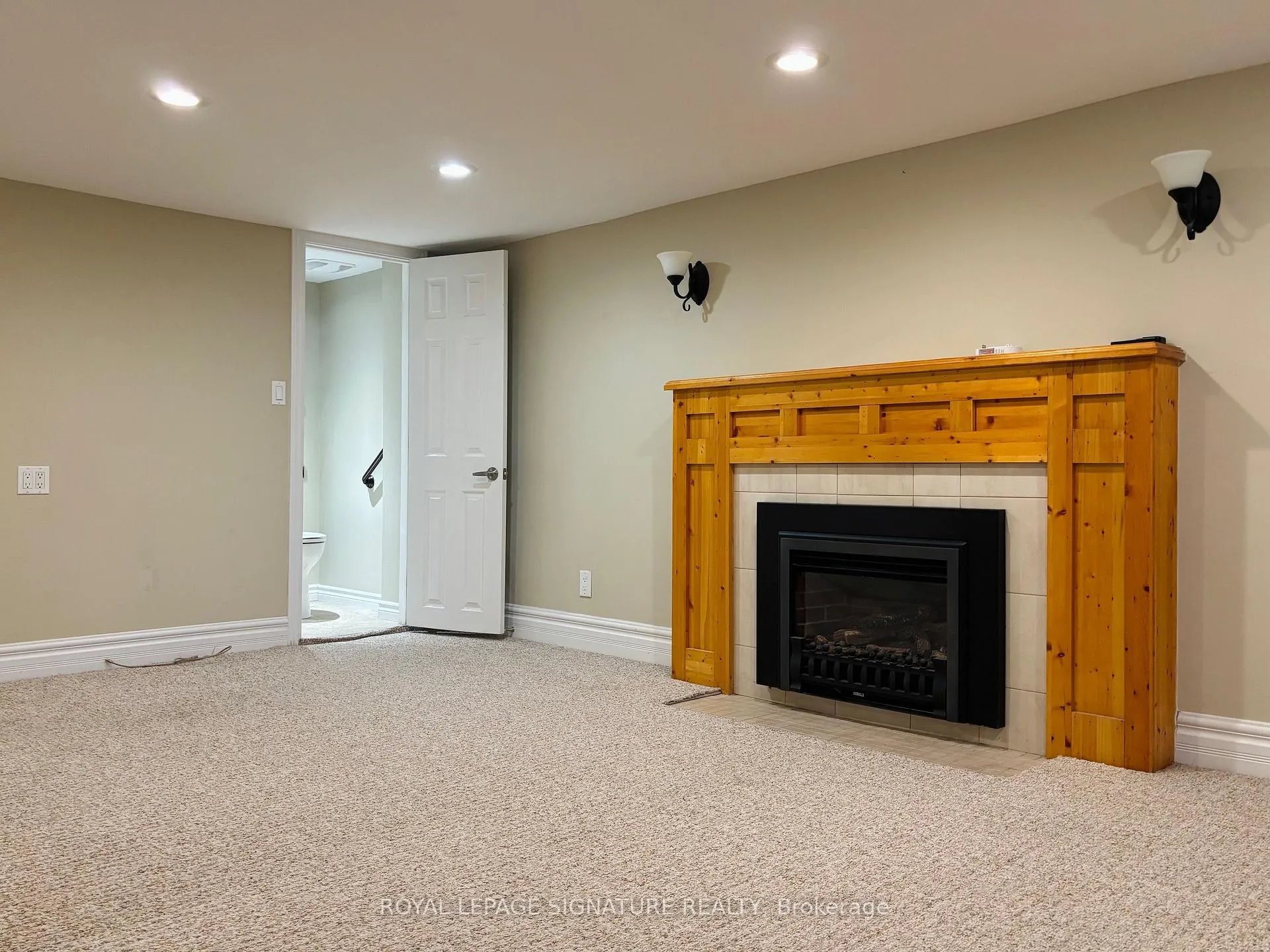 Photo 3 of Unit Lower, 445 Donlands Avenue, Toronto, East York — HOMEH