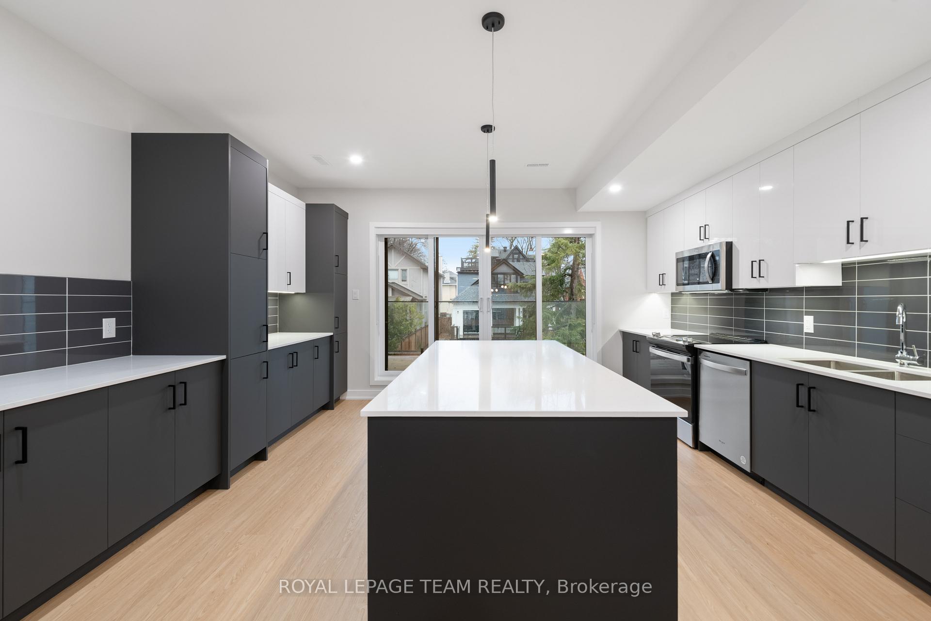 Photo 15 of Unit 3, 49 Grosvenor Avenue, Ottawa, Old Ottawa South — HOMEH