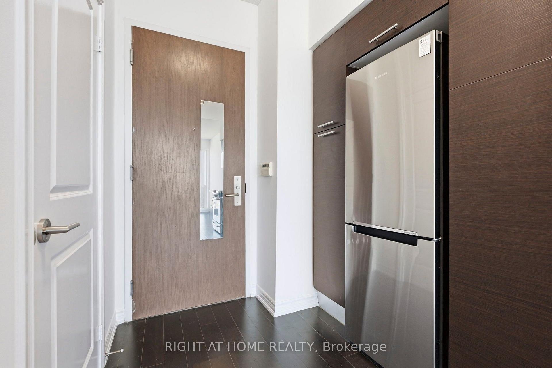 Photo 8 of Unit 5614, 386 Yonge Street, Toronto, Bay Street Corridor — HOMEH