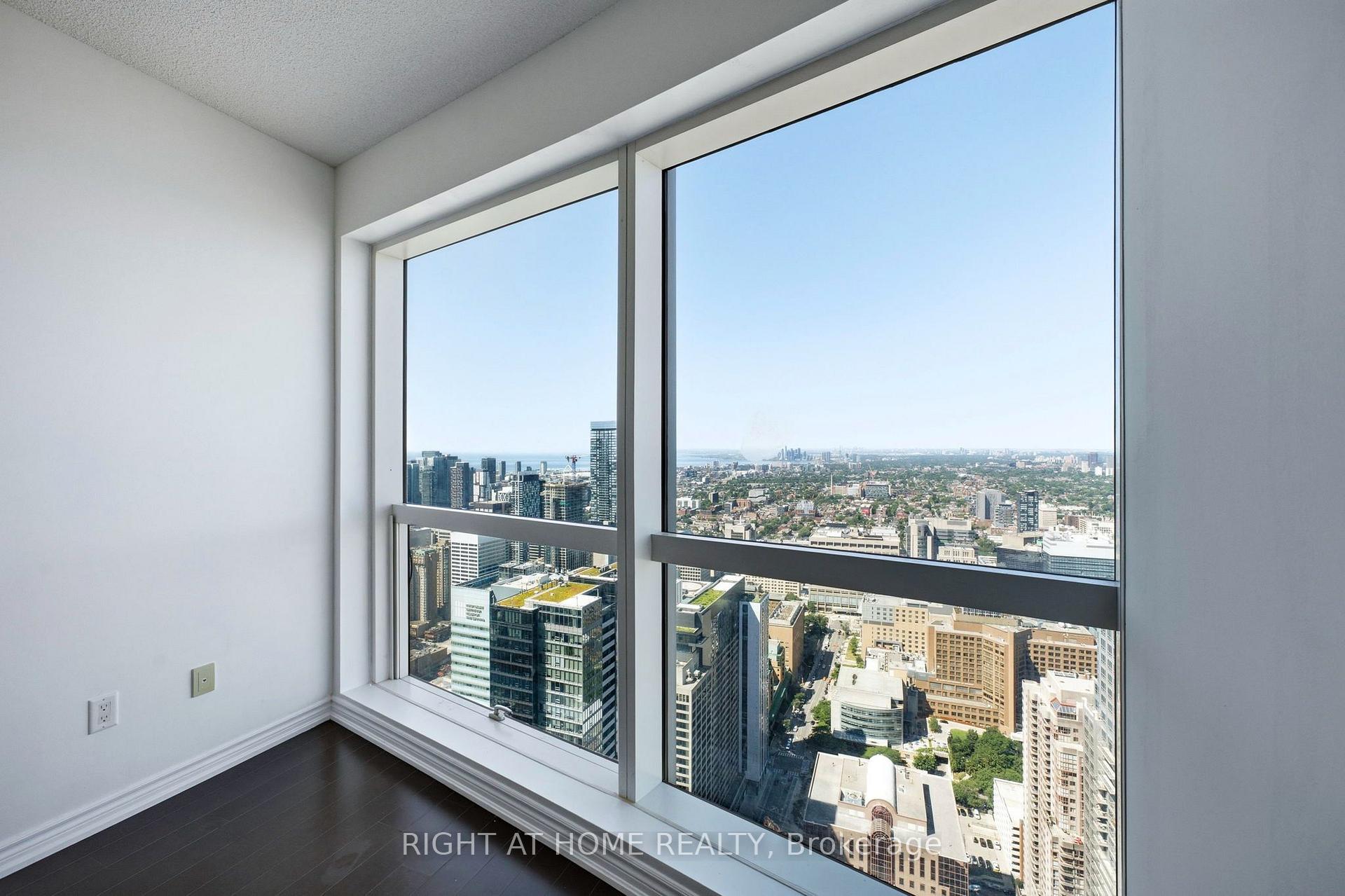 Photo 9 of Unit 5614, 386 Yonge Street, Toronto, Bay Street Corridor — HOMEH