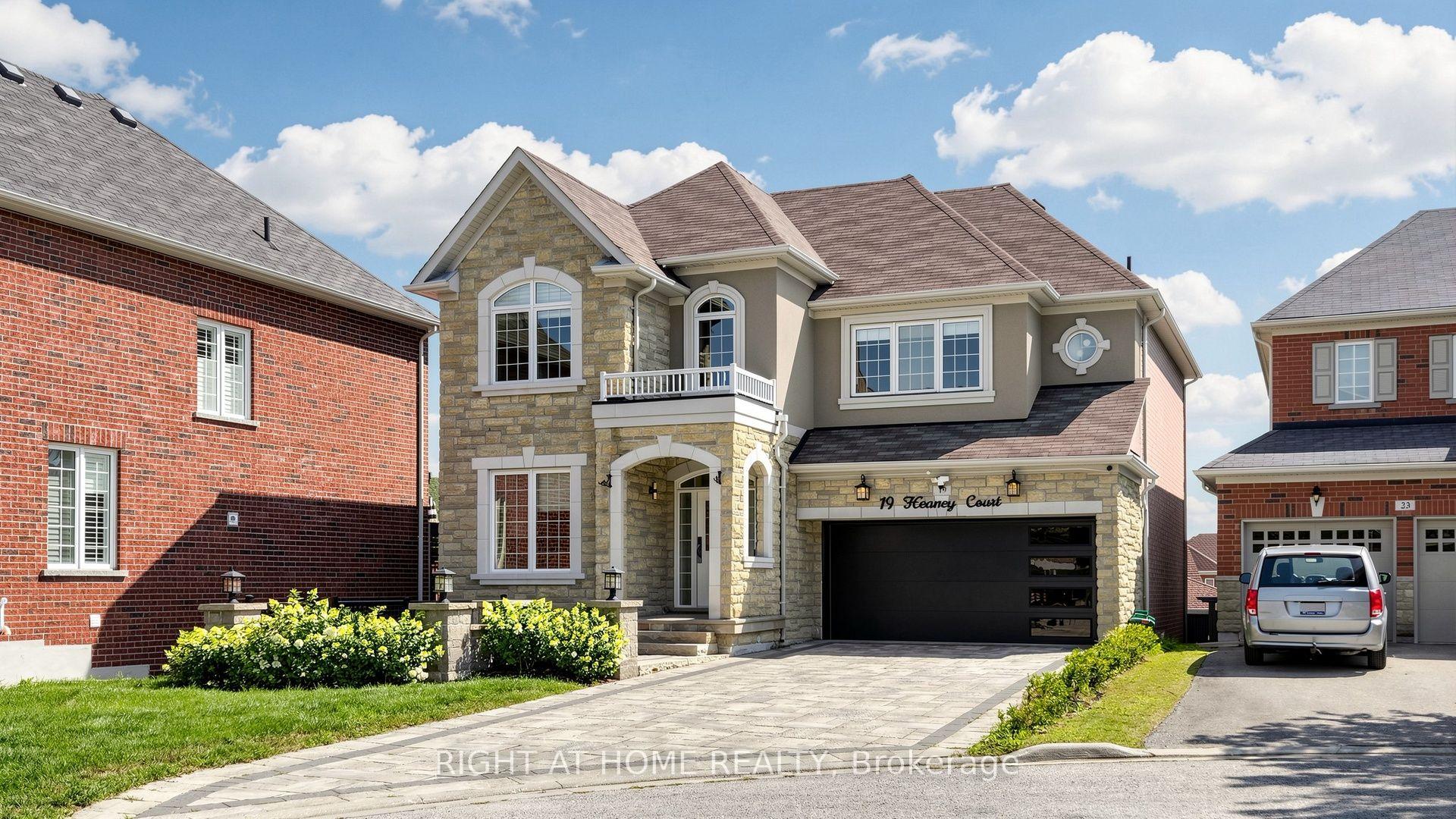 Photo 1 of 19 Heaney Court, Aurora, Bayview Northeast — HOMEH