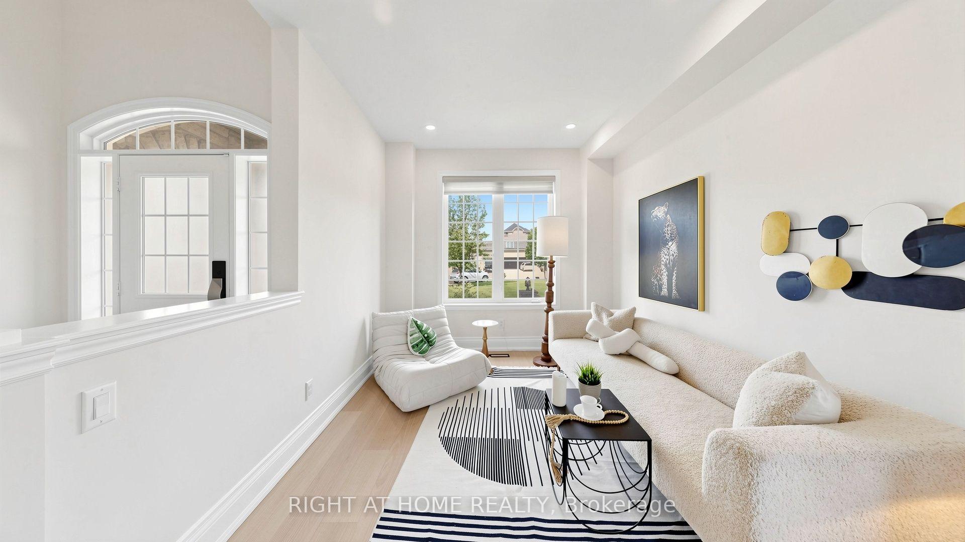 Photo 4 of 19 Heaney Court, Aurora, Bayview Northeast — HOMEH