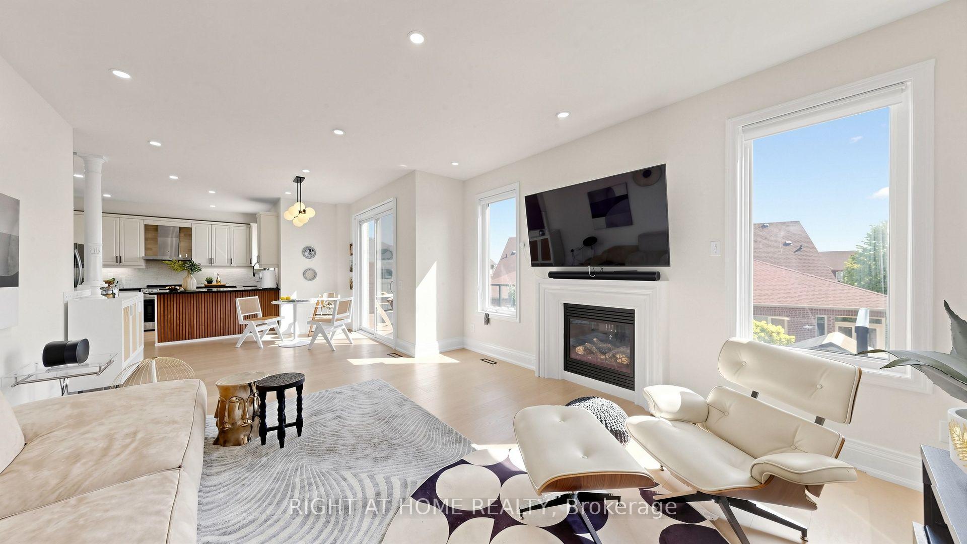 Photo 11 of 19 Heaney Court, Aurora, Bayview Northeast — HOMEH