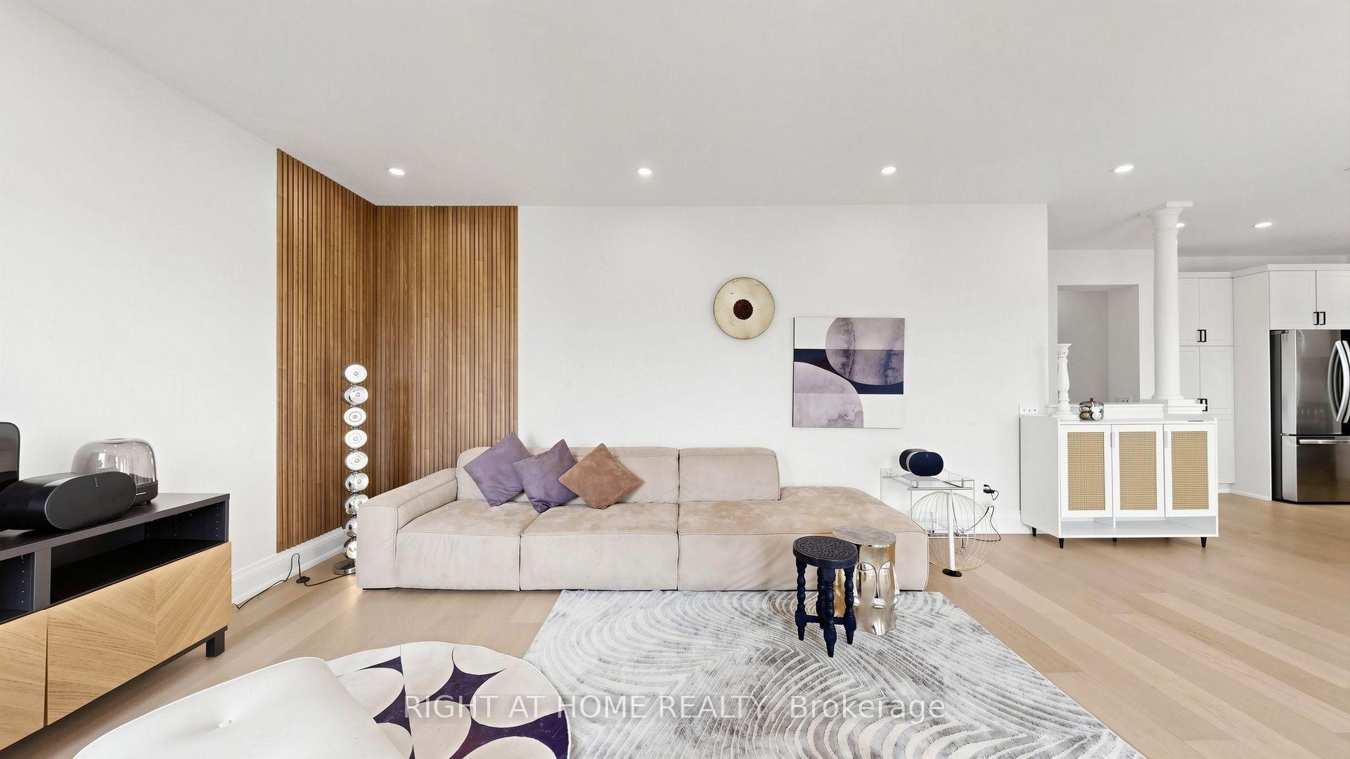 Photo 13 of 19 Heaney Court, Aurora, Bayview Northeast — HOMEH