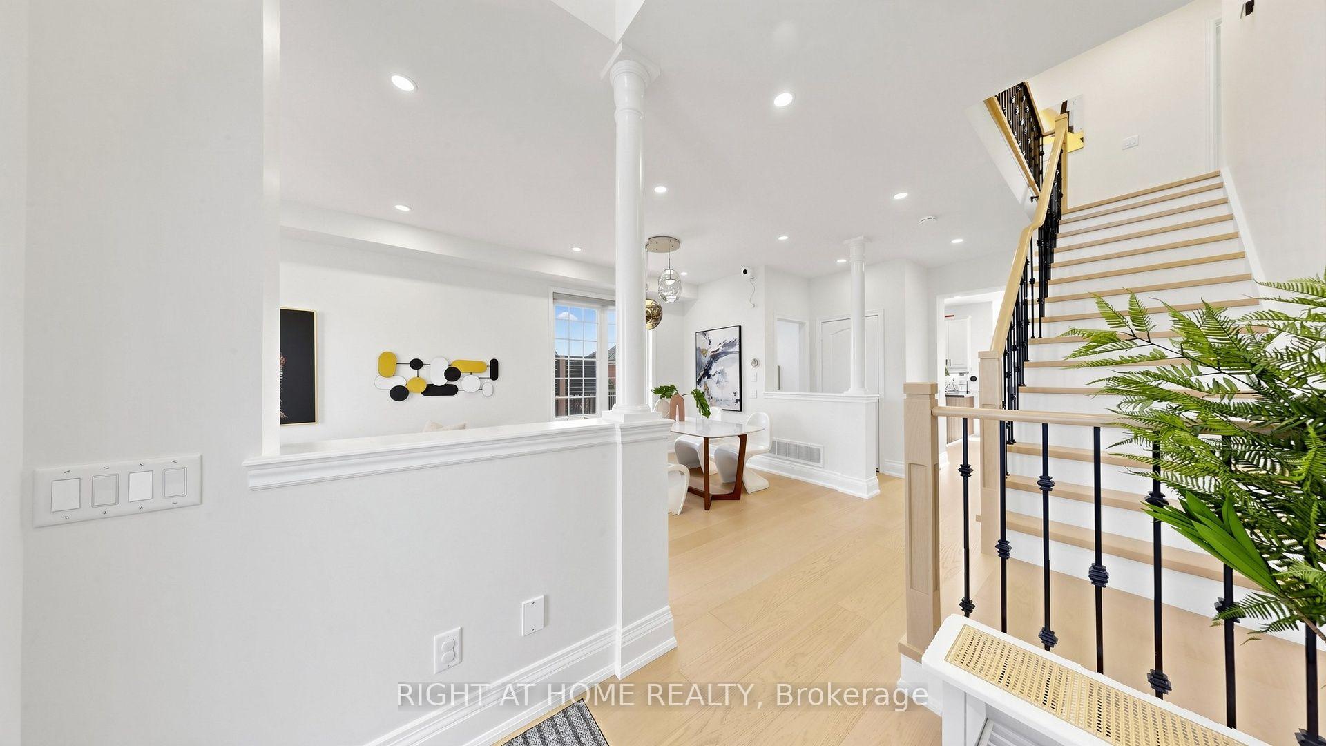 Photo 21 of 19 Heaney Court, Aurora, Bayview Northeast — HOMEH