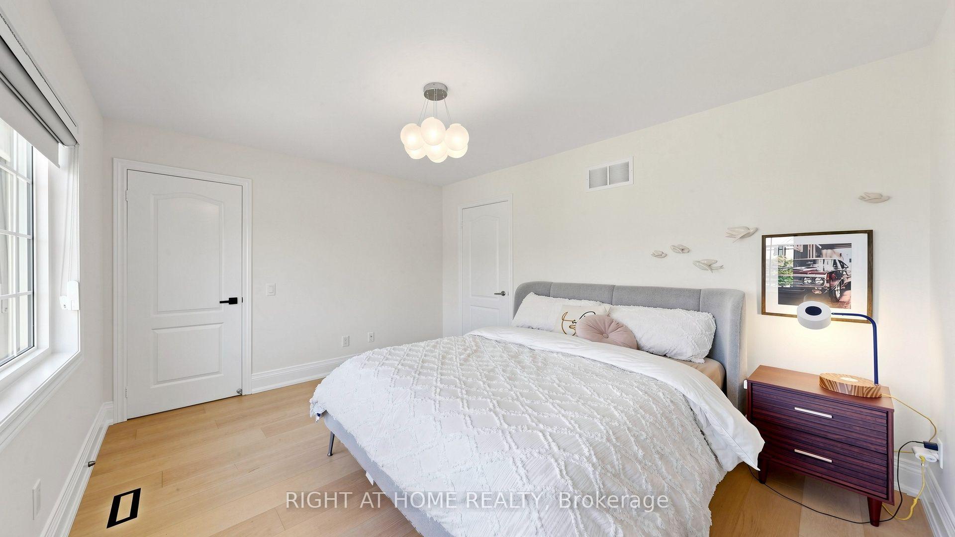 Photo 30 of 19 Heaney Court, Aurora, Bayview Northeast — HOMEH
