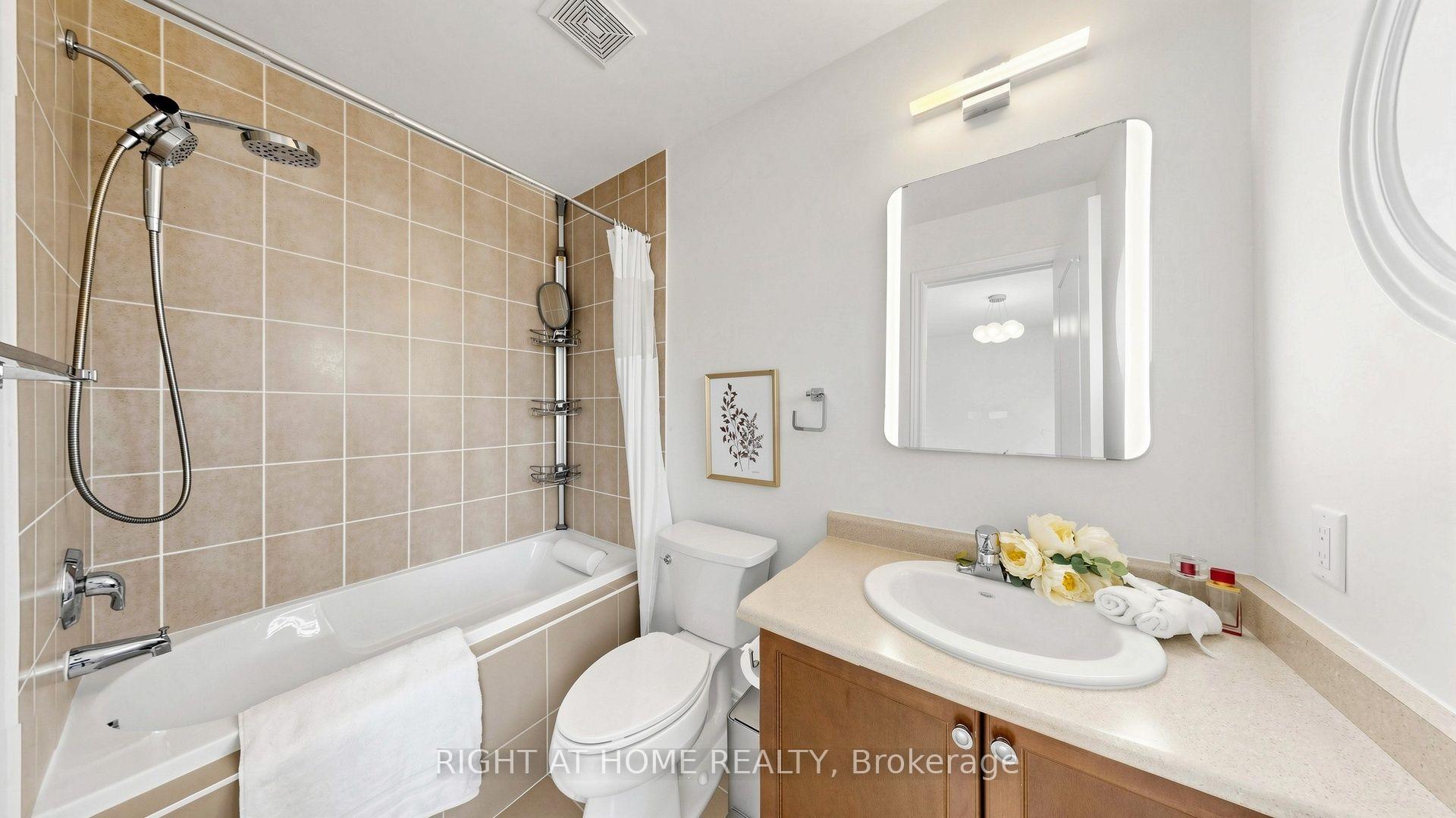 Photo 32 of 19 Heaney Court, Aurora, Bayview Northeast — HOMEH