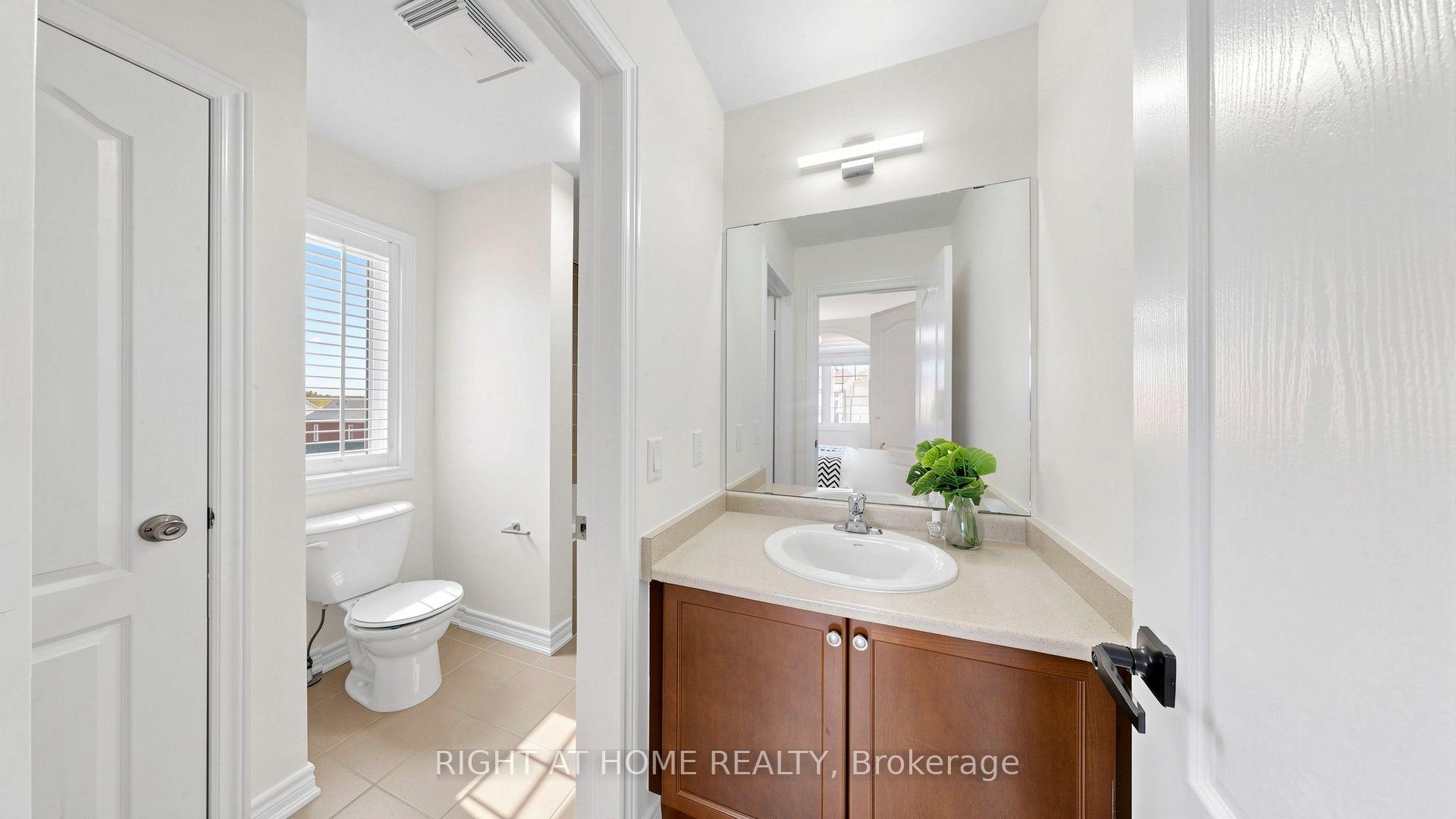 Photo 36 of 19 Heaney Court, Aurora, Bayview Northeast — HOMEH