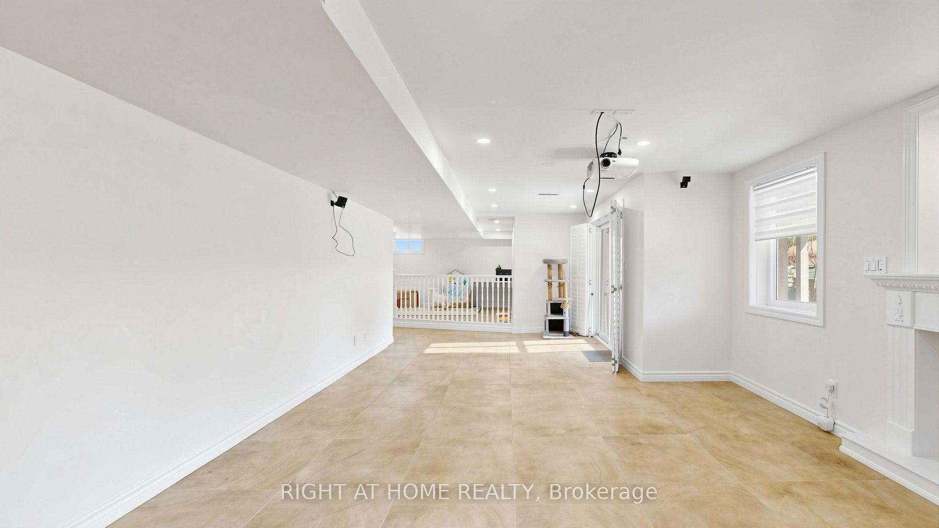 Photo 39 of 19 Heaney Court, Aurora, Bayview Northeast — HOMEH